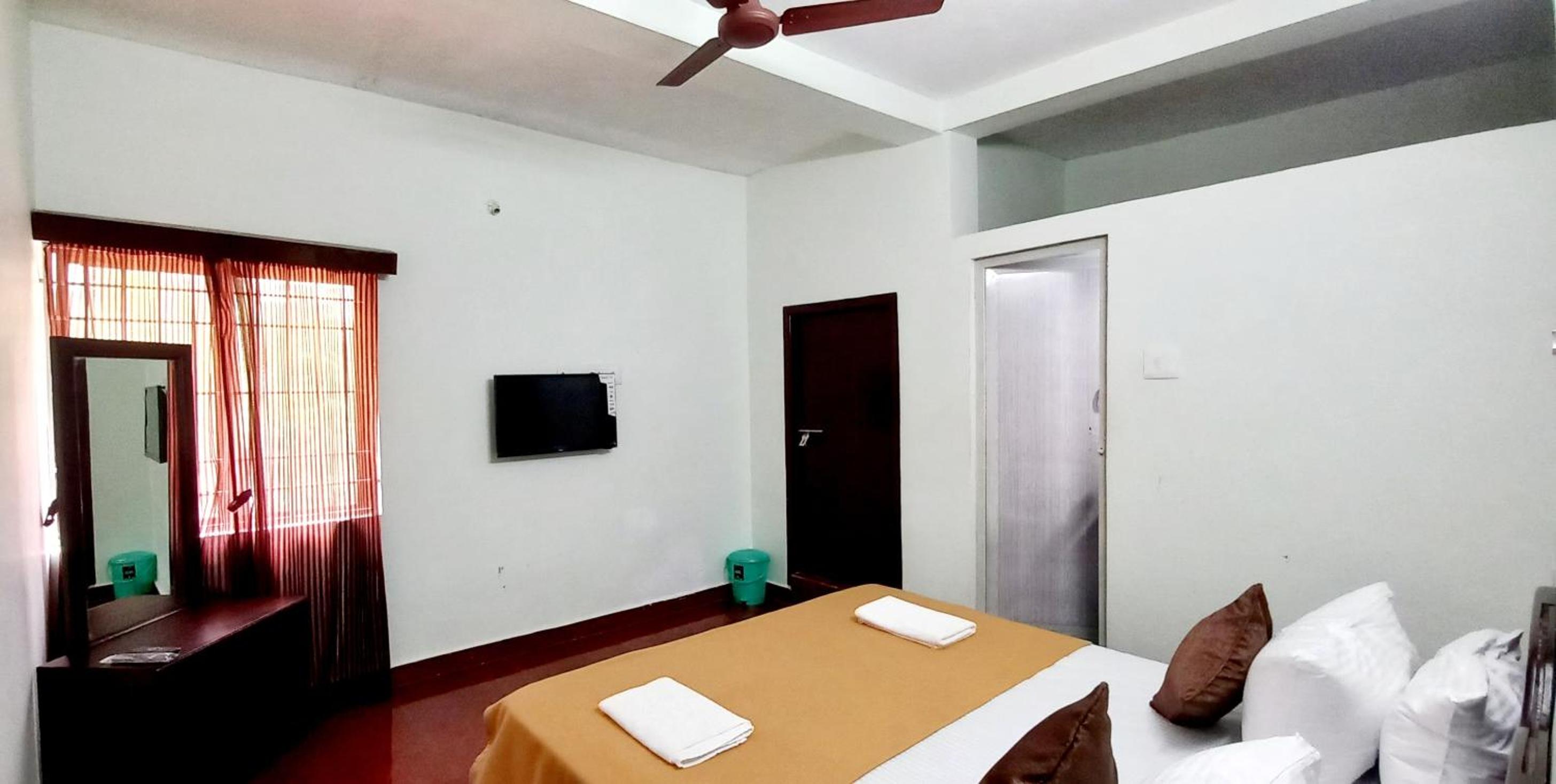 Family Room - Photo 8