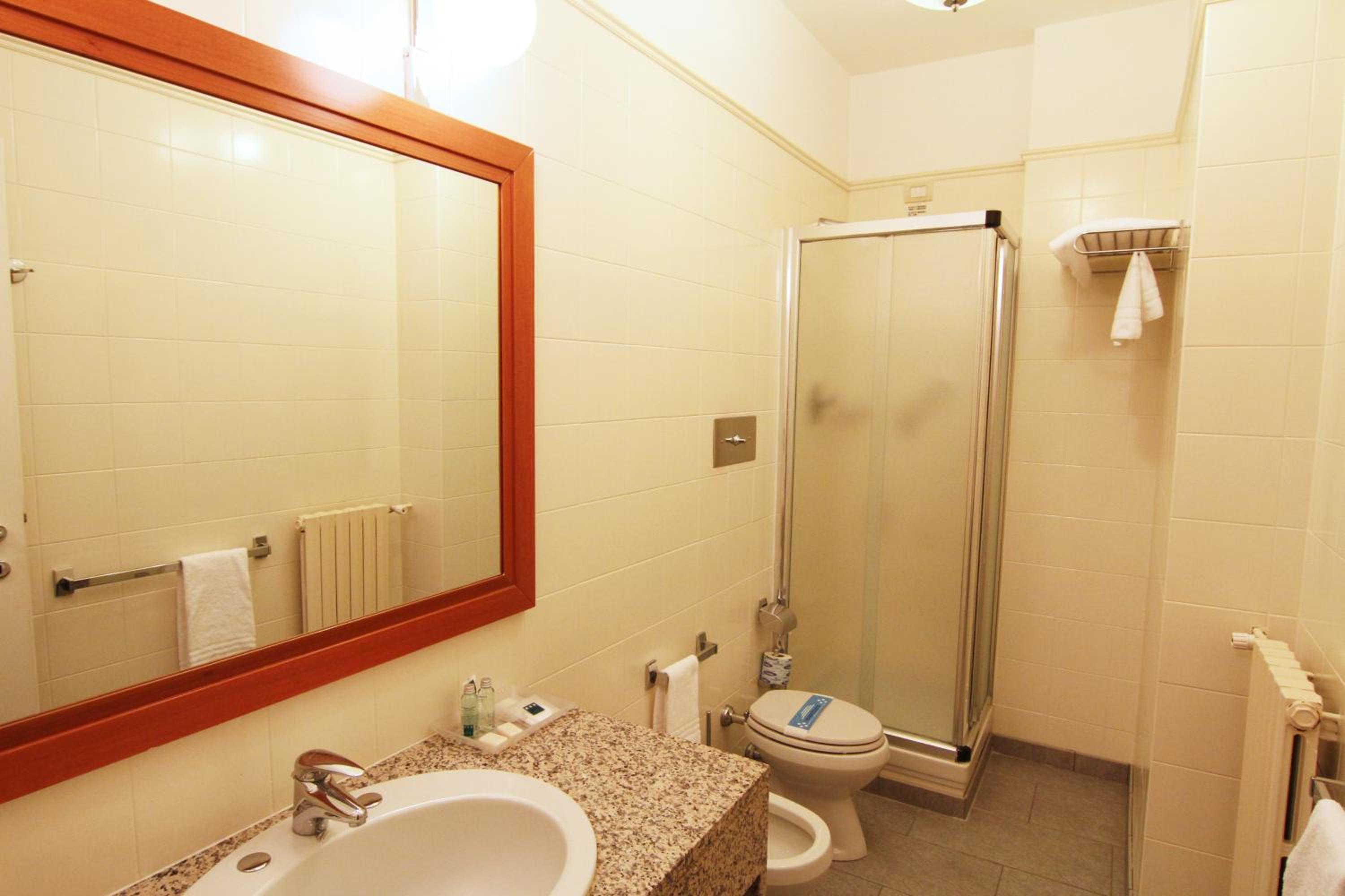 Deluxe Double or Twin Room with Balcony photo 2