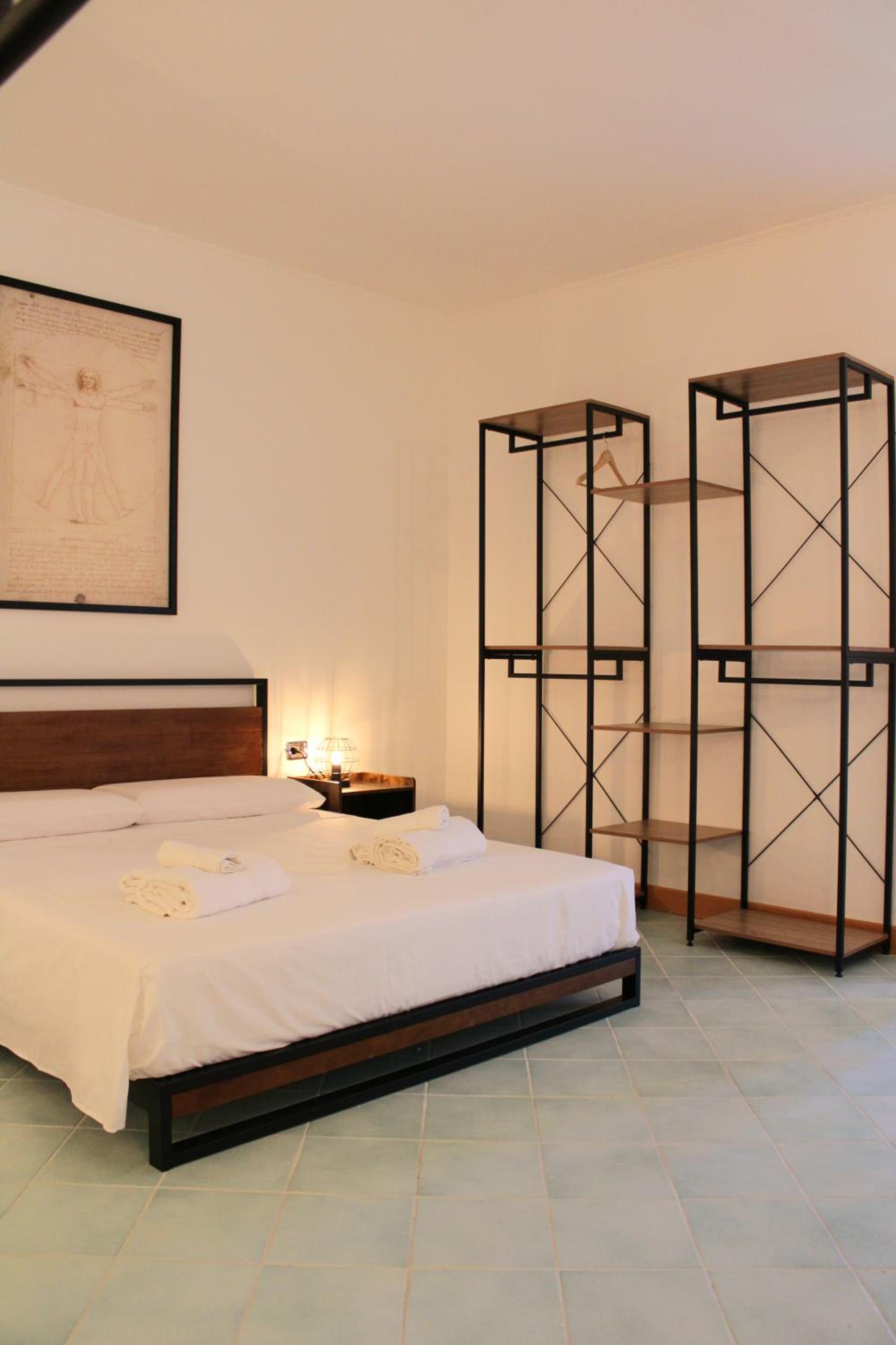 Quadruple Room with Sea View - Photo 9