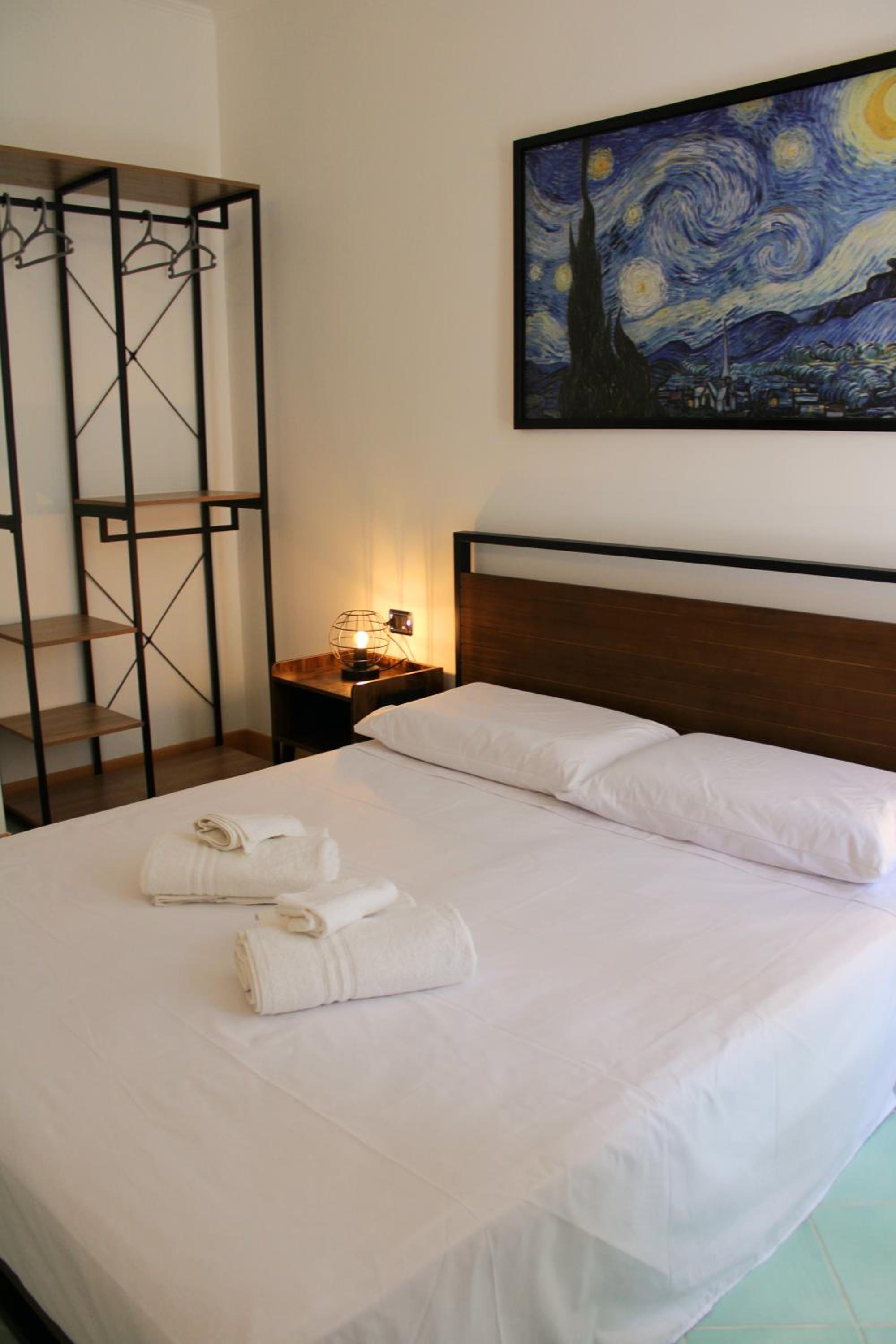 Double Room with Balcony and Sea View - Photo 8