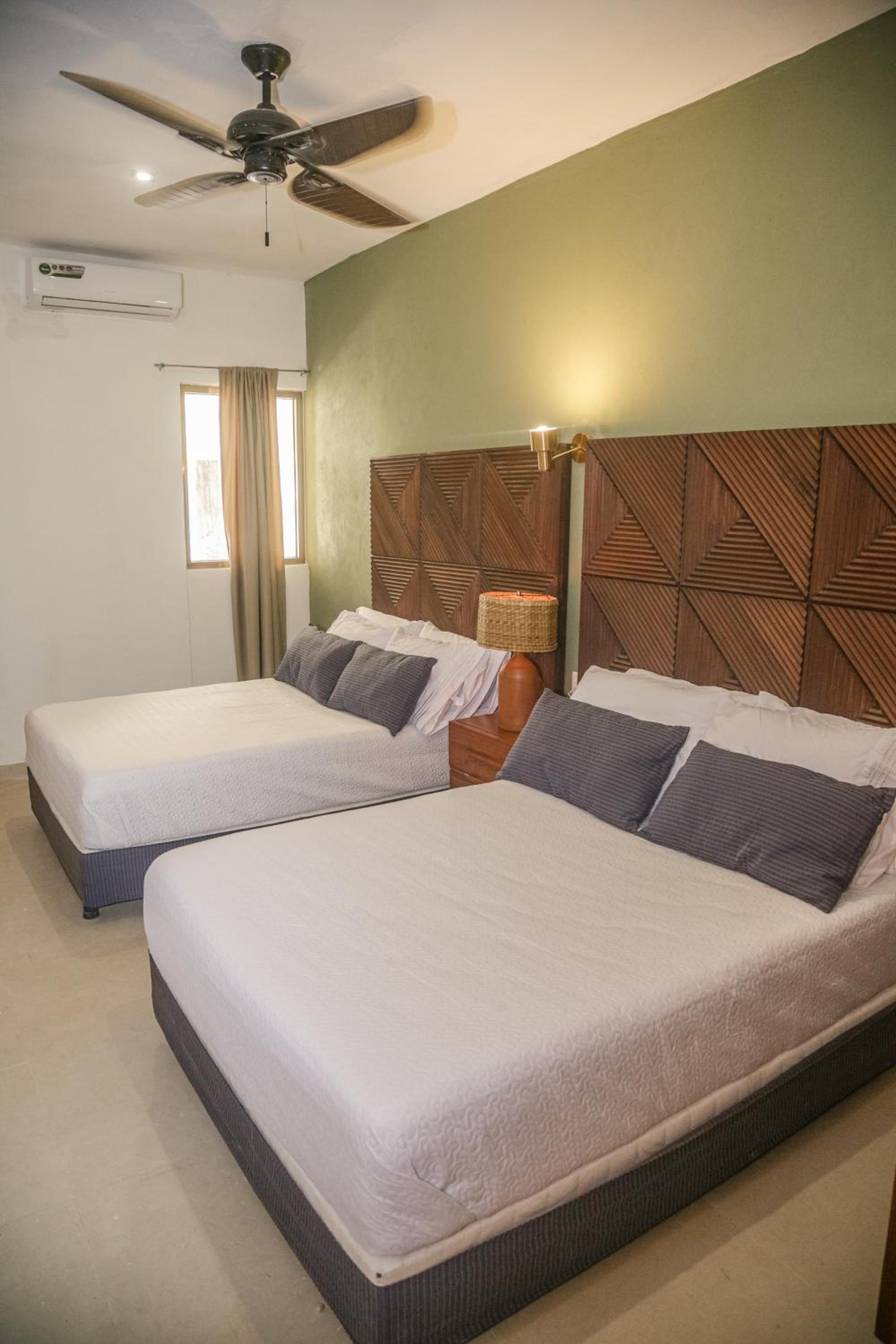 Standard Twin Room - Photo 1