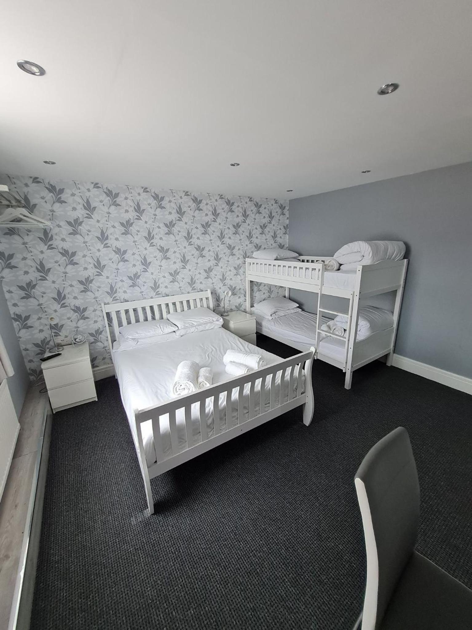 Quadruple Room - Photo 6