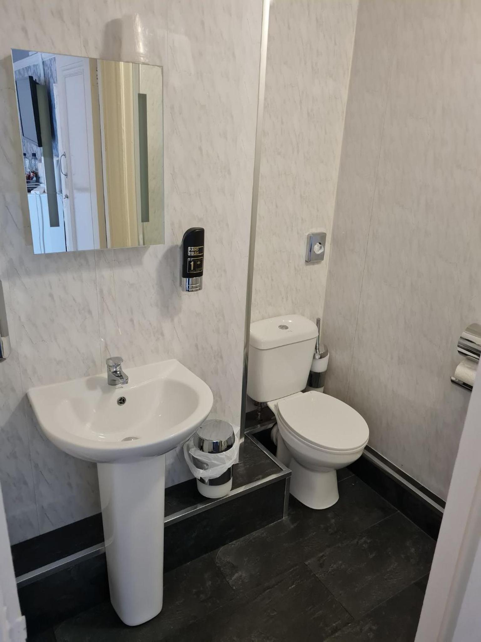 Triple Room - Photo 8