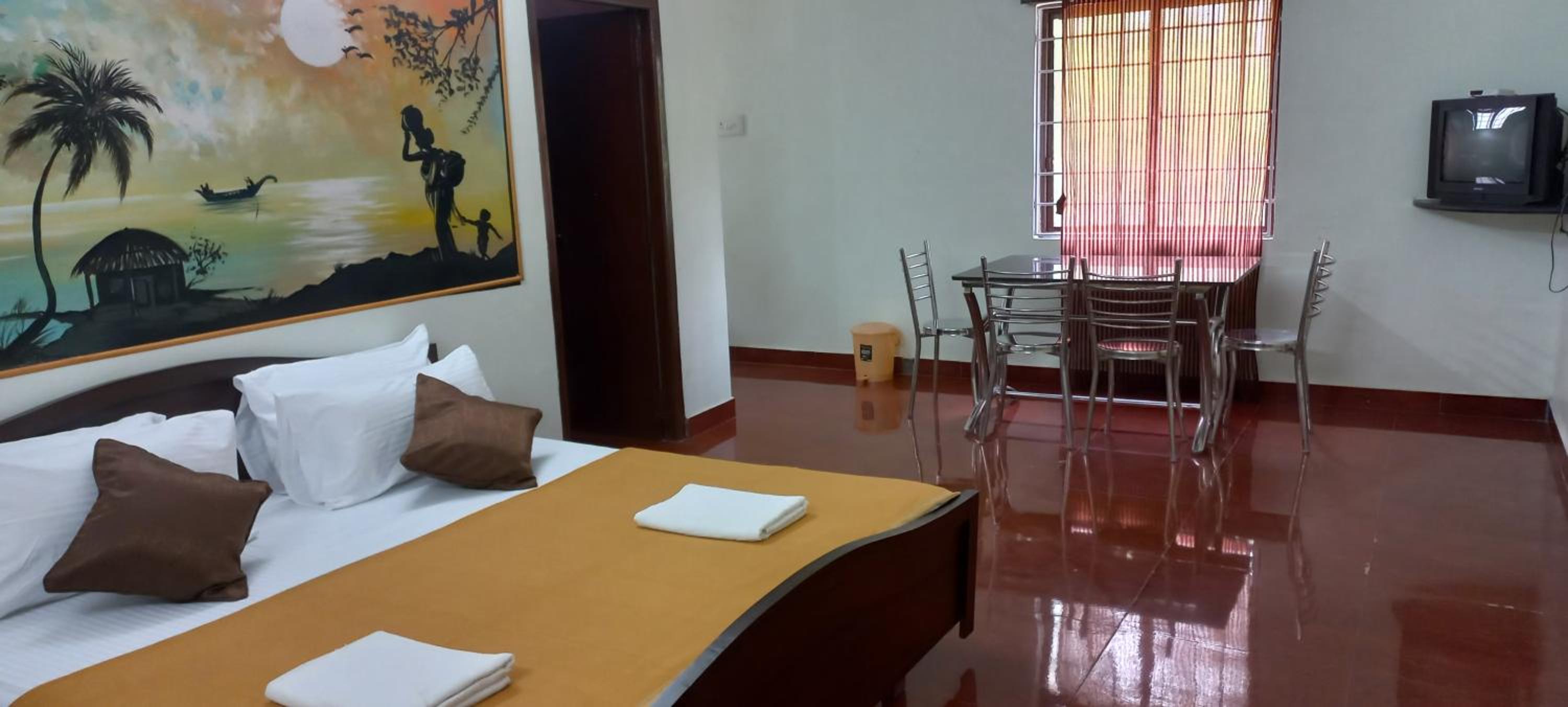 Family Room - Photo 5
