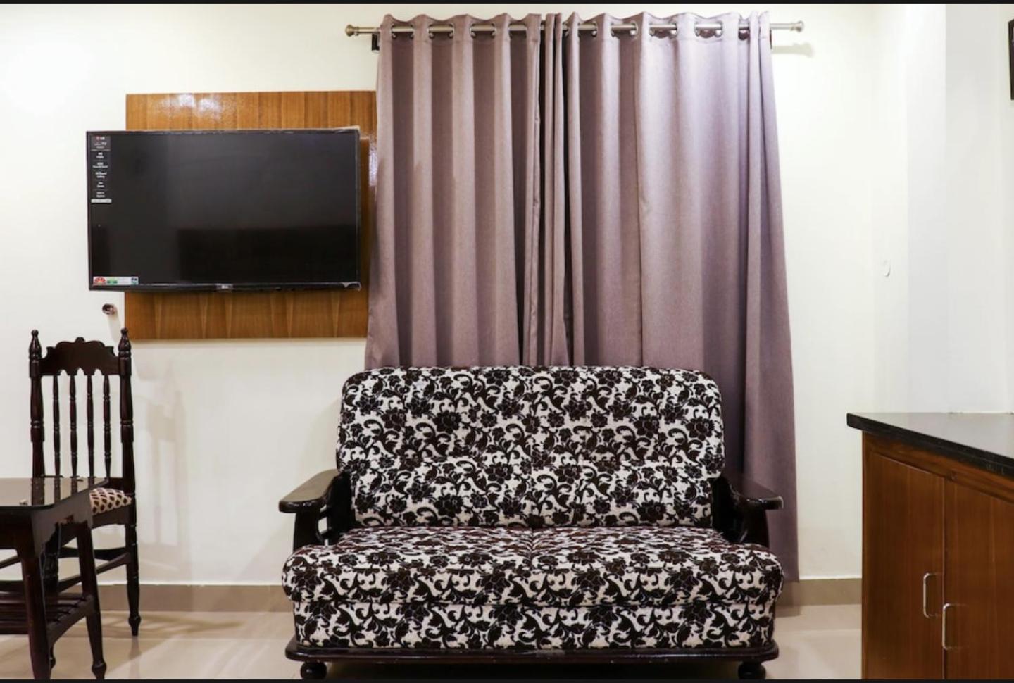 Deluxe Family Suite - Photo 3