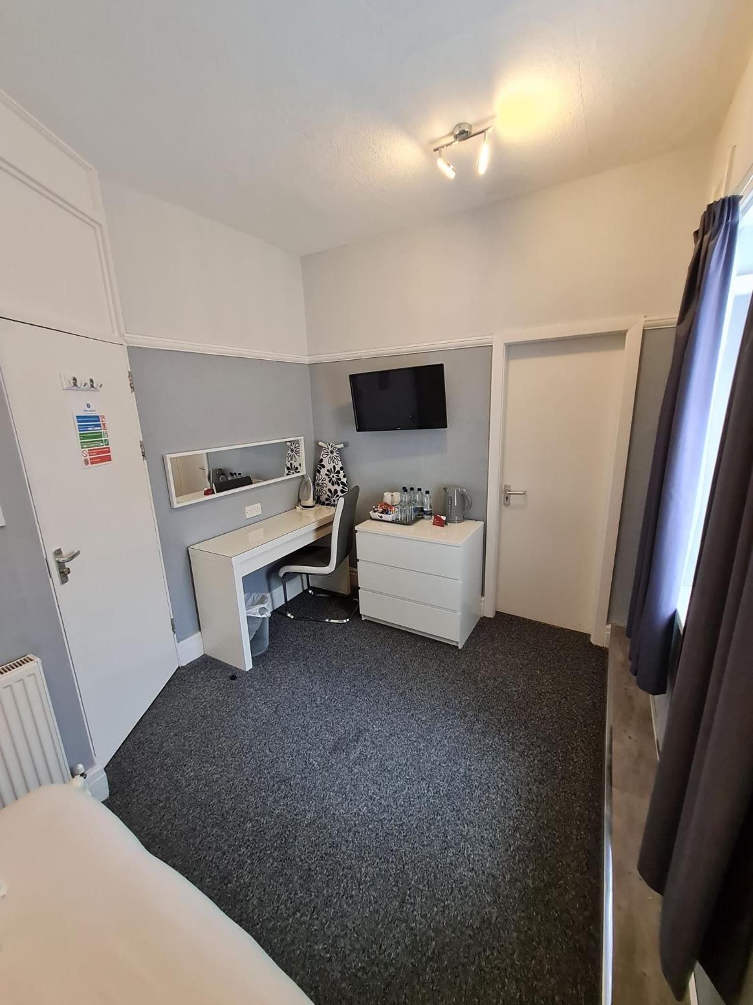 Double Room - Photo 20