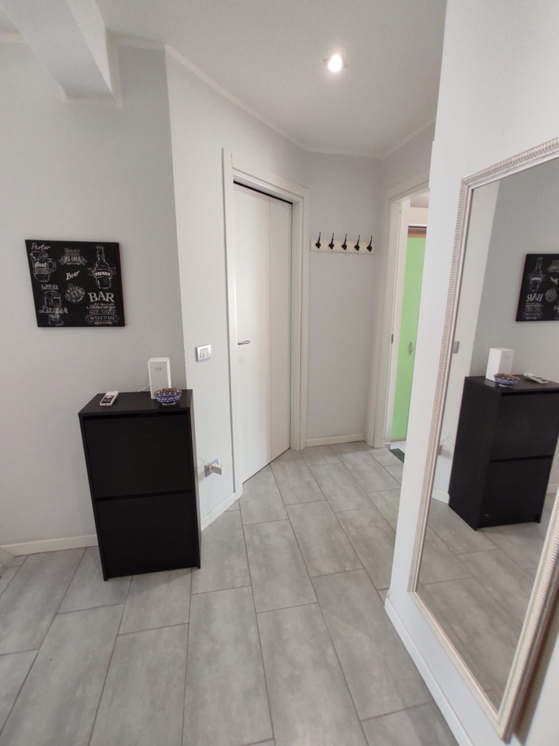 One-Bedroom Apartment photo 2