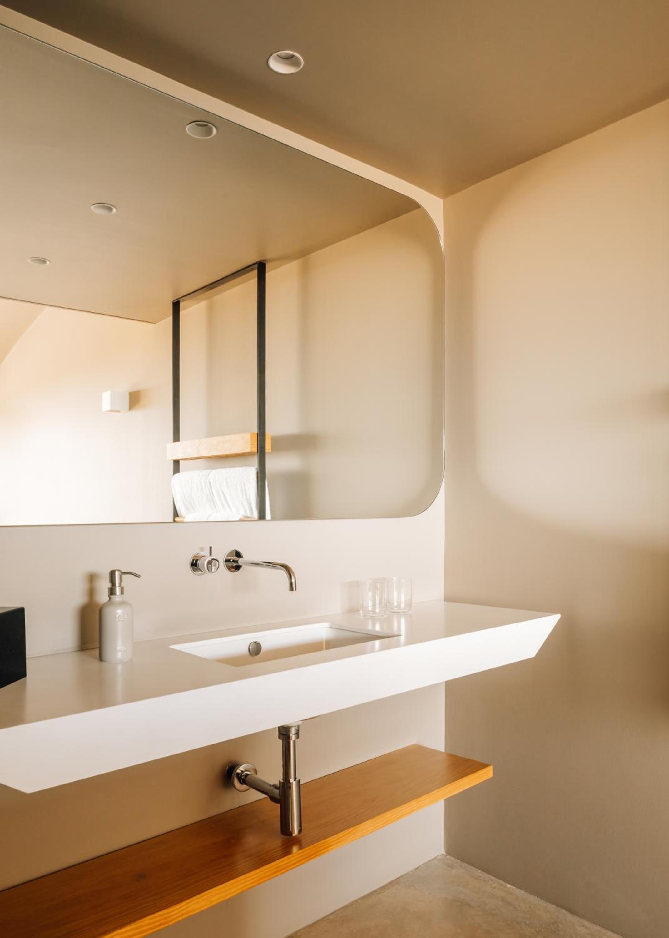 Double or Twin Room with Garden View - Photo 5