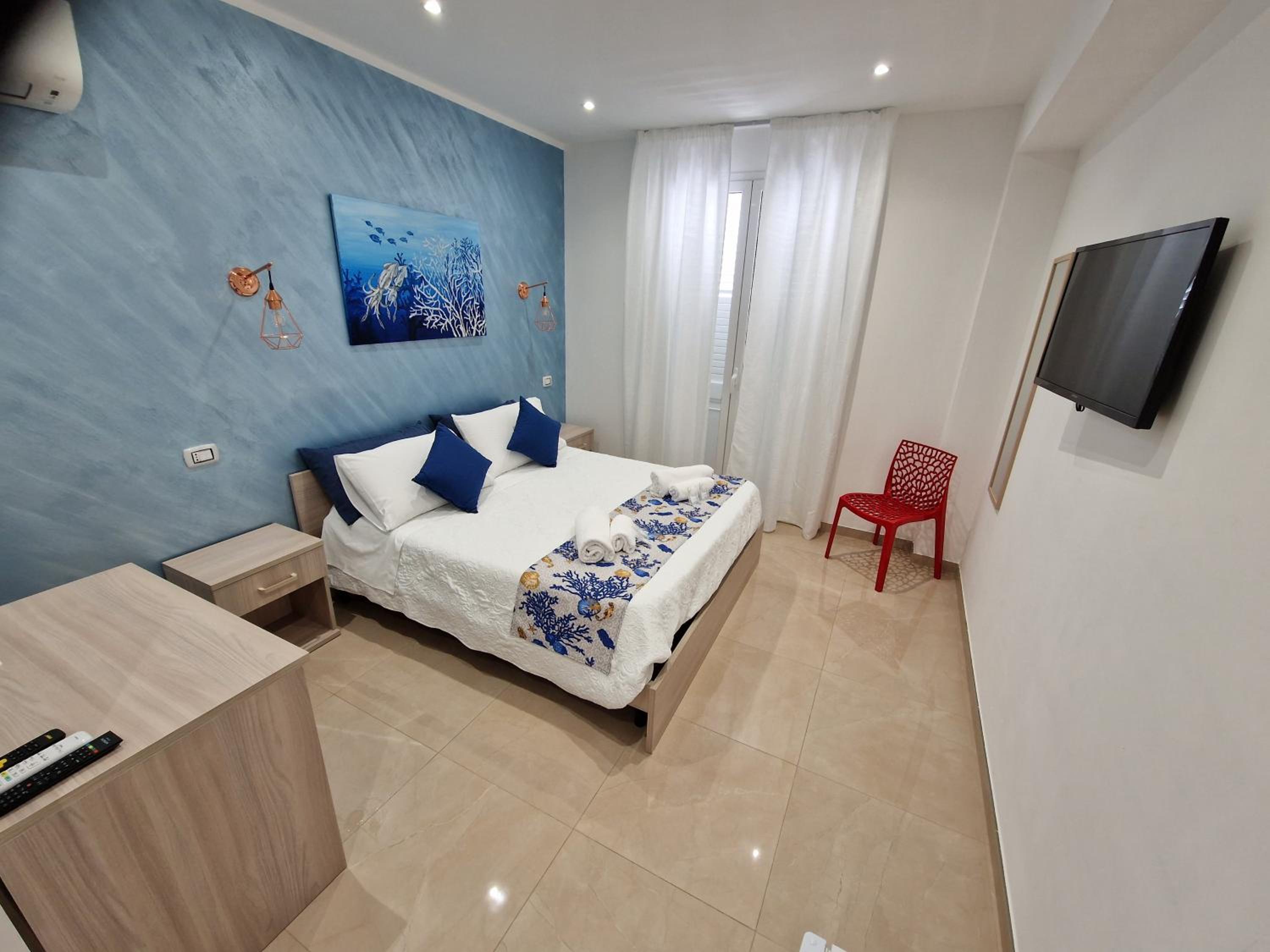 Deluxe Room (2 Adults + 1 Child) photo 3