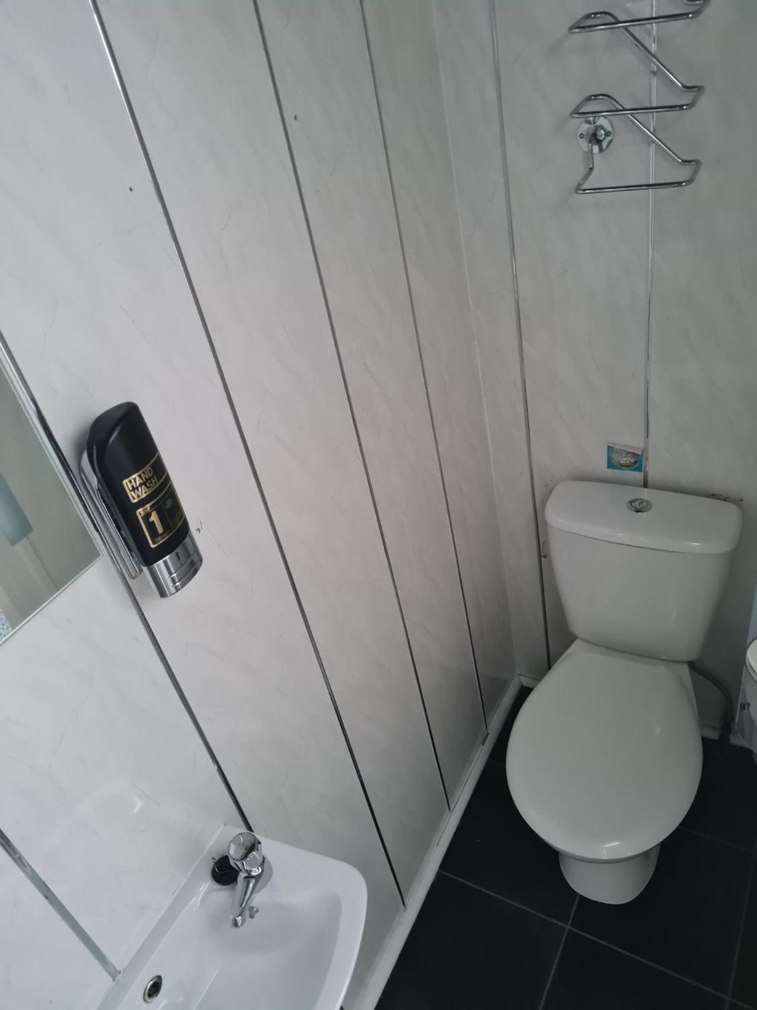 Twin Room with Sea View - Photo 8