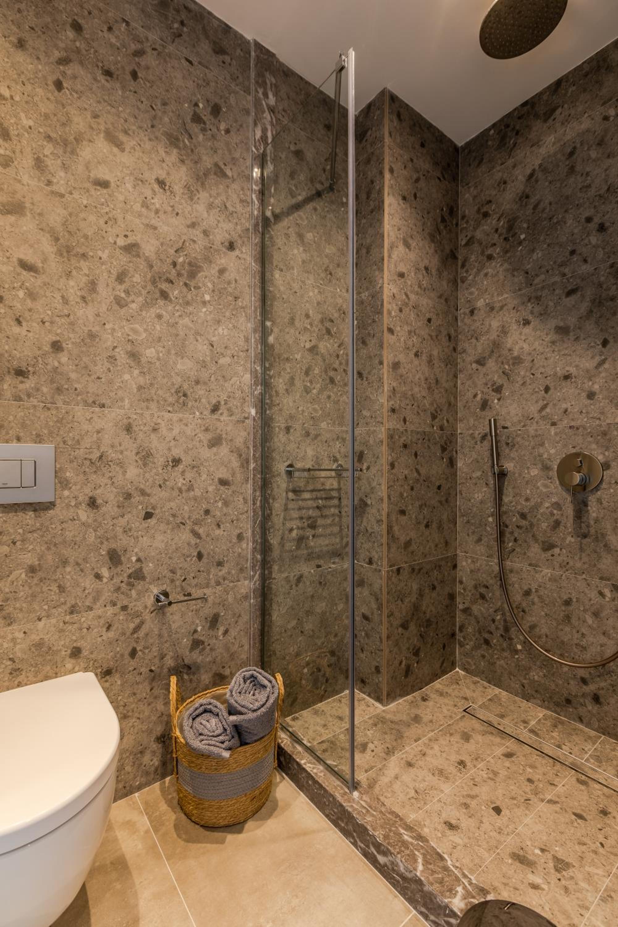 Junior Suite with Private Pool & Jetted Tub - Photo 34