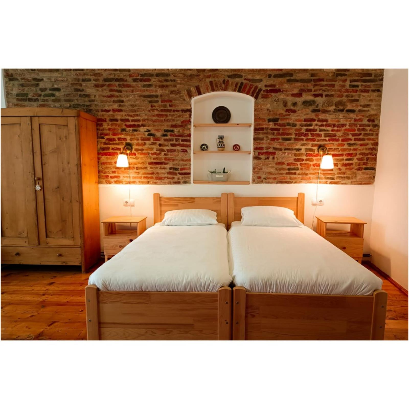 Studio Apartment - Photo 1