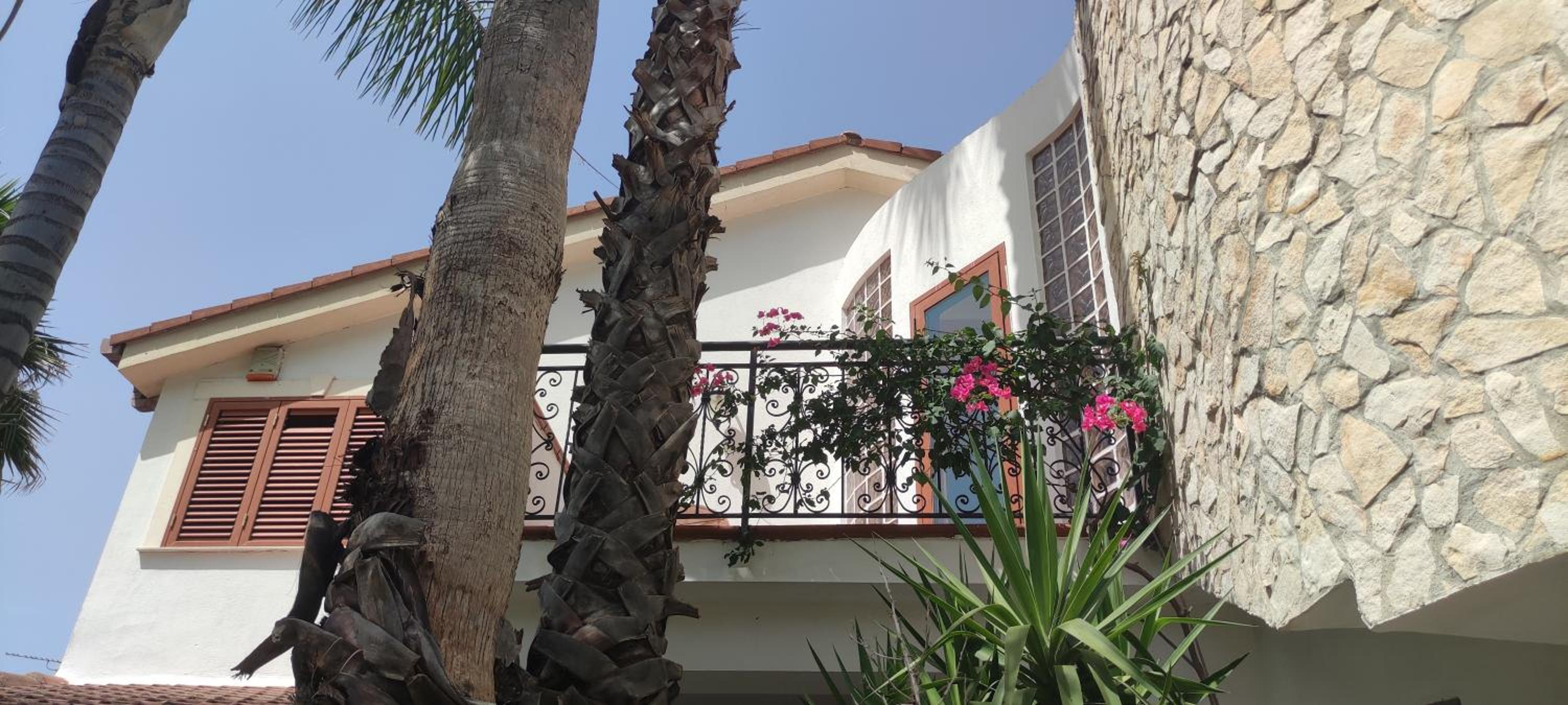 Villa - Photo 3