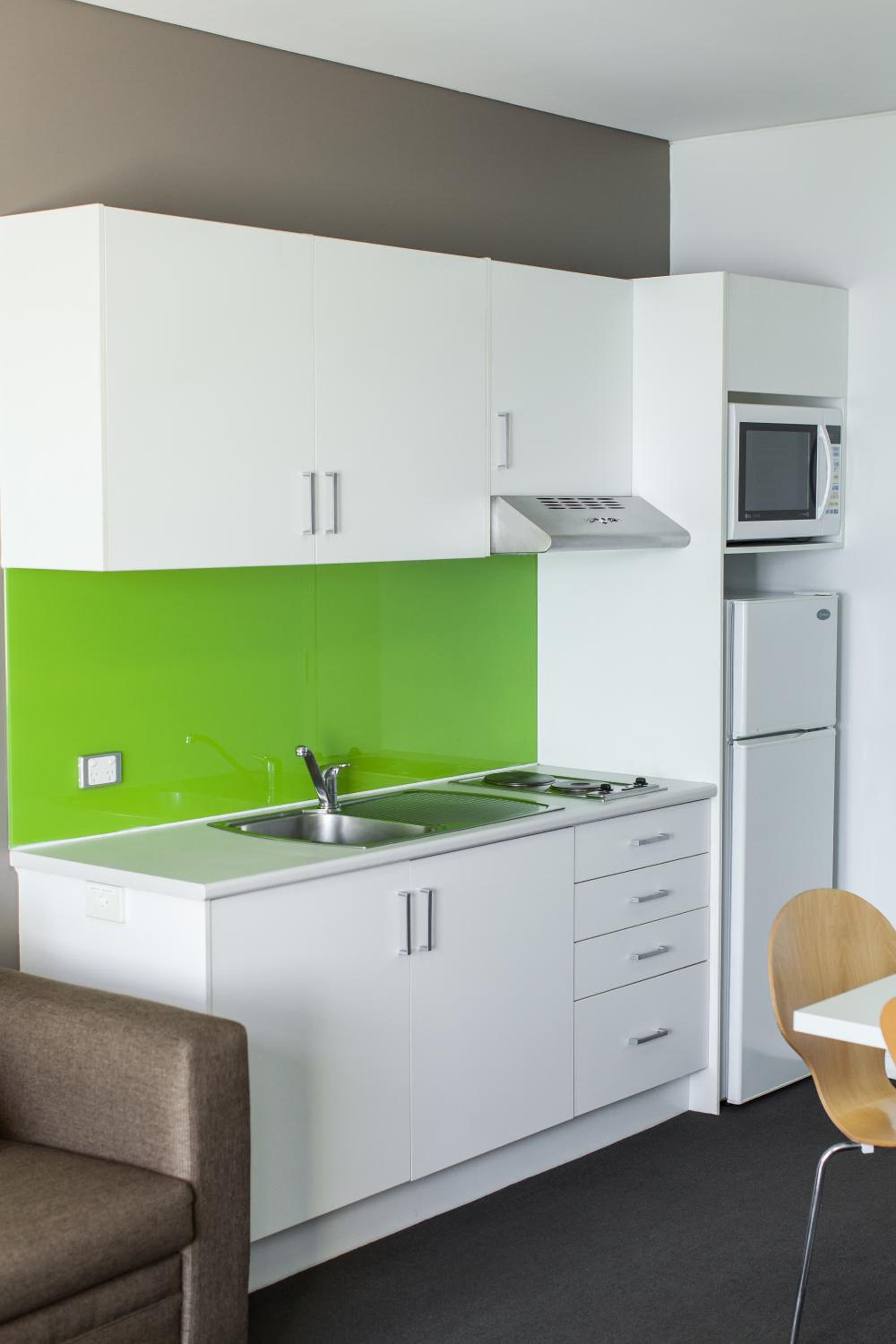 Waterfront Two Bedroom Apartment - Photo 7