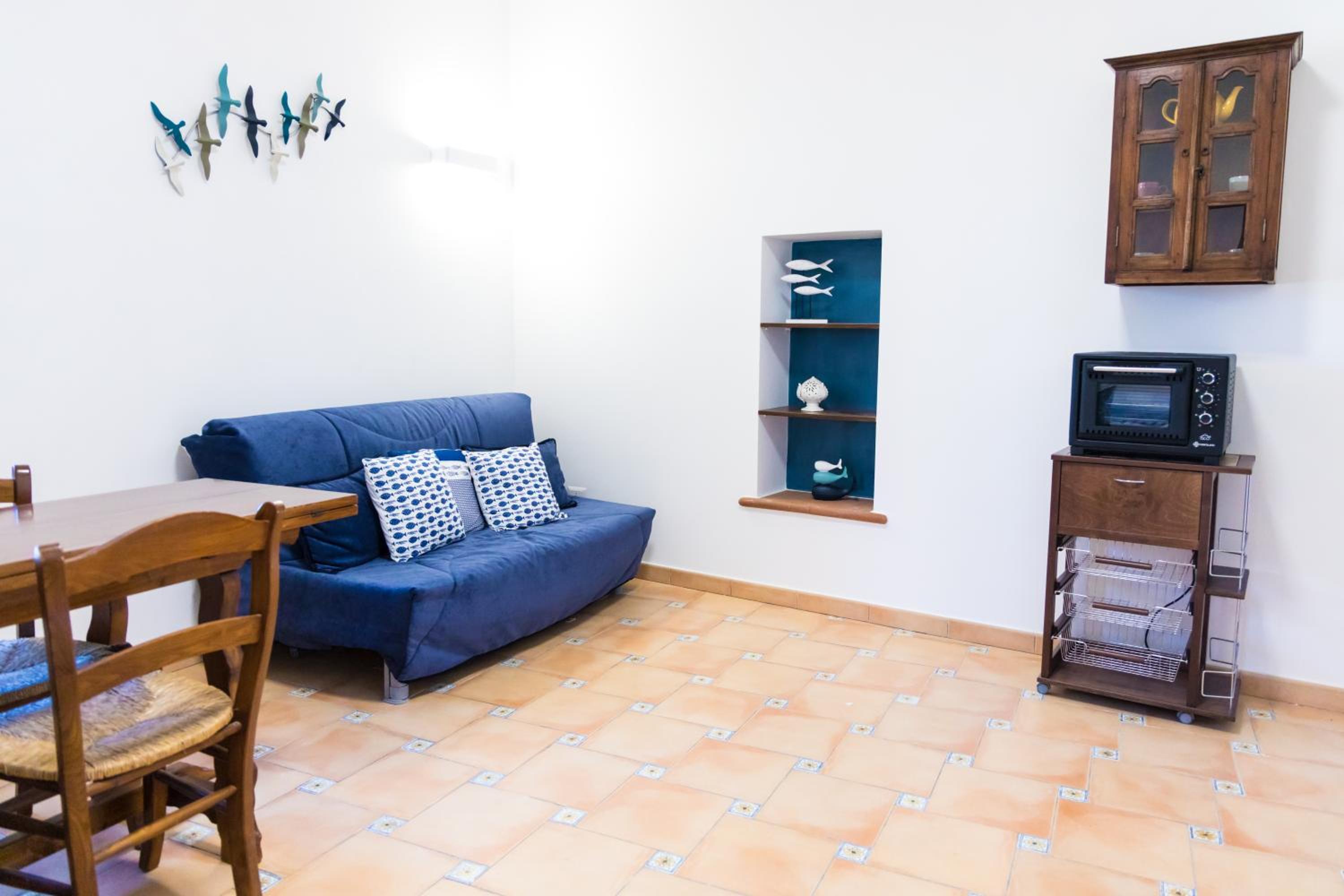 One-Bedroom Apartment photo 2