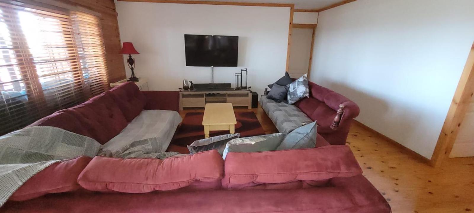 Three-Bedroom House photo 3