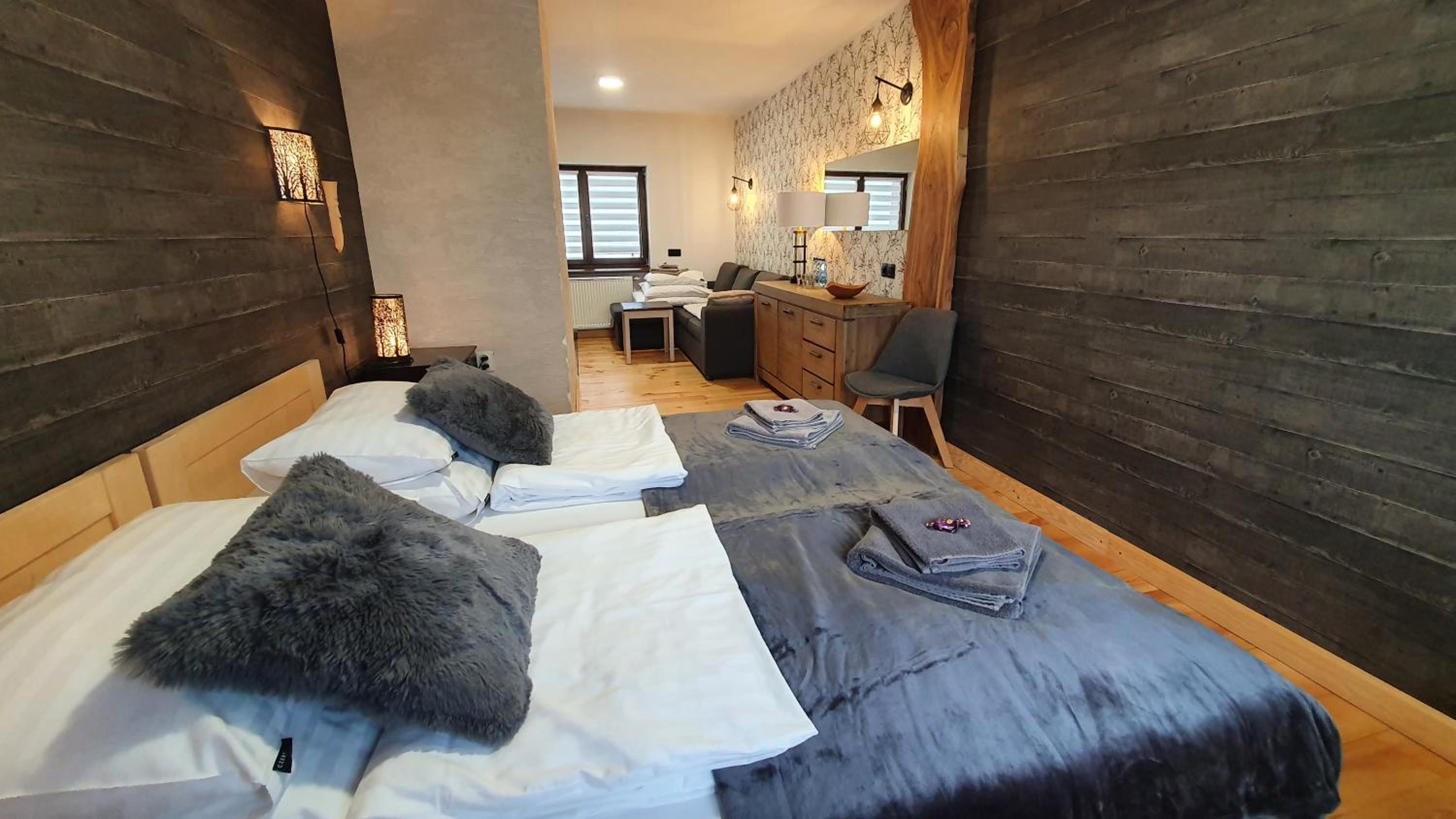 Double or Twin Room with Mountain View photo 3