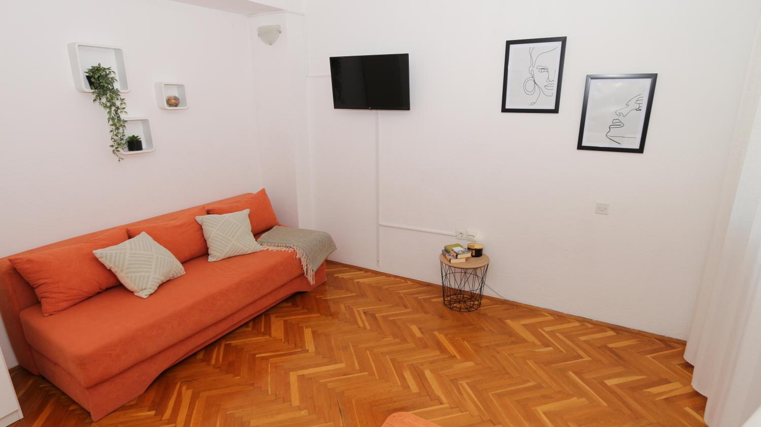 One-Bedroom Apartment - Sea Side