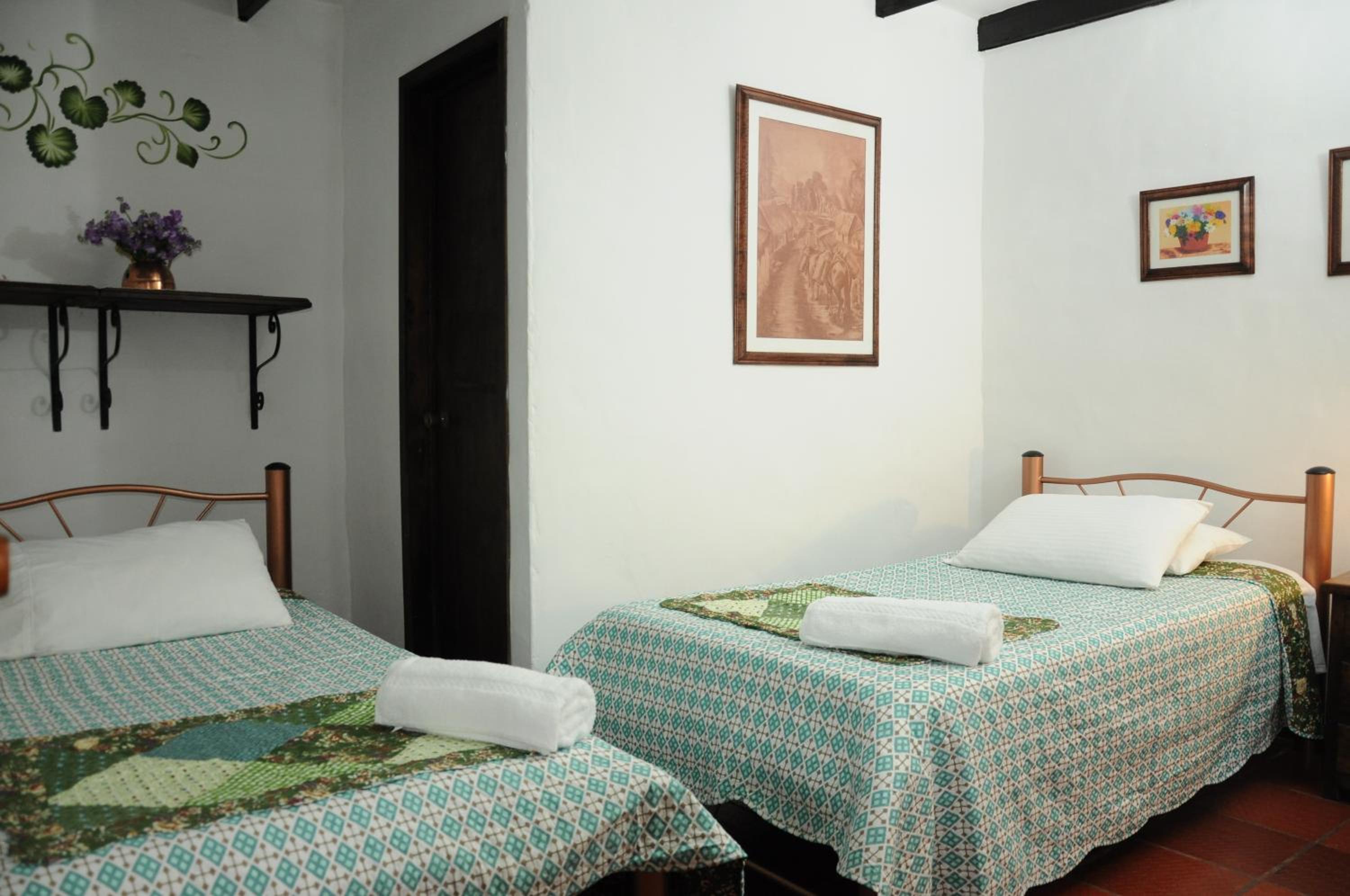 Twin Room with Bathroom photo 1