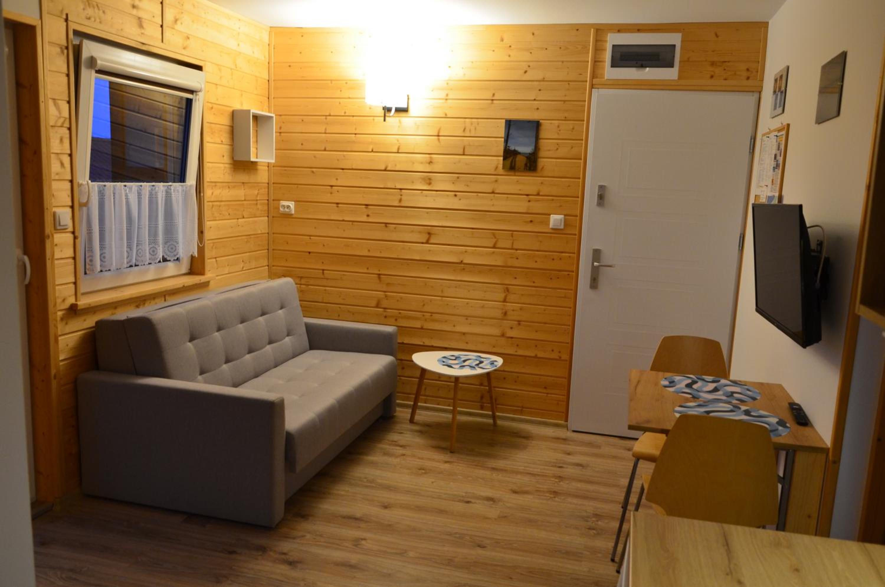 One-Bedroom Apartment photo 1