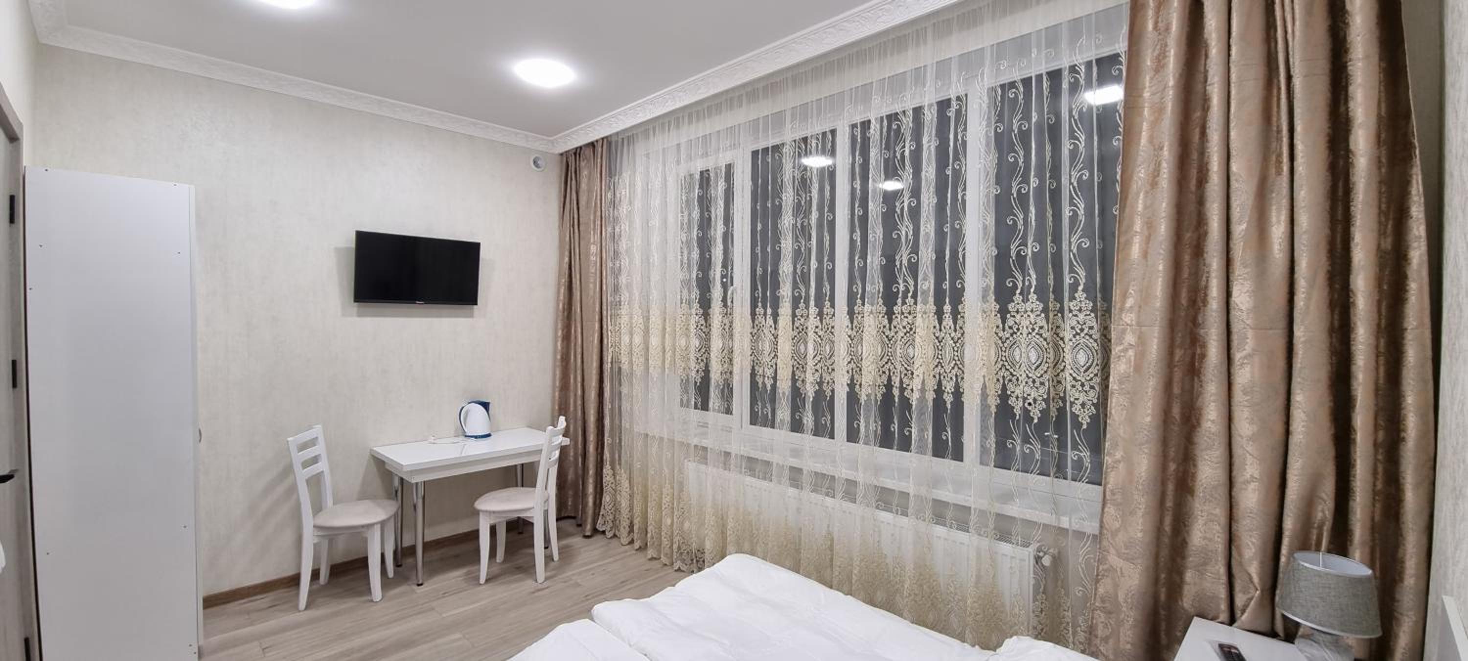 Deluxe Double Room with Shower