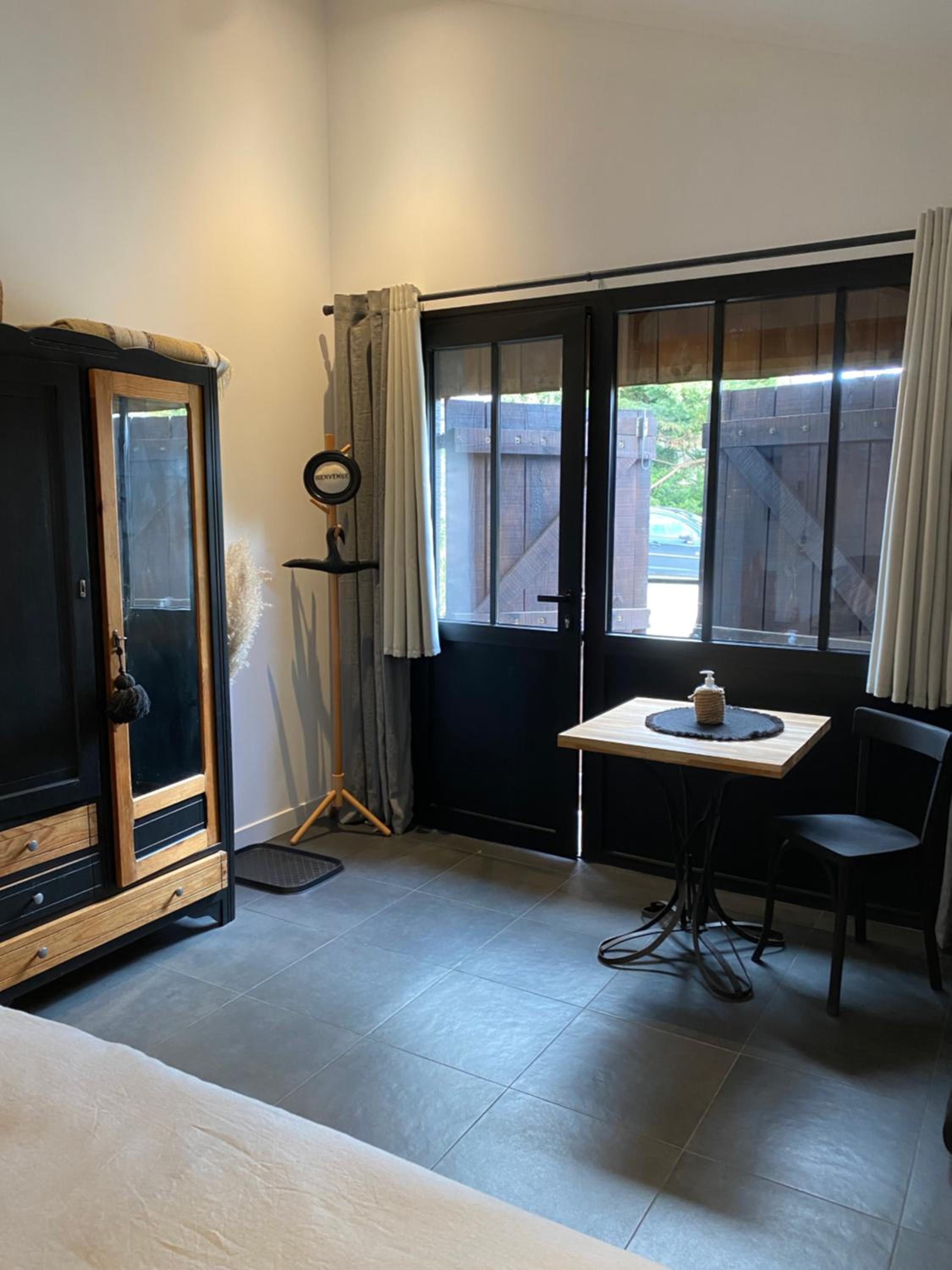 Double Room with Garden View - Photo 10