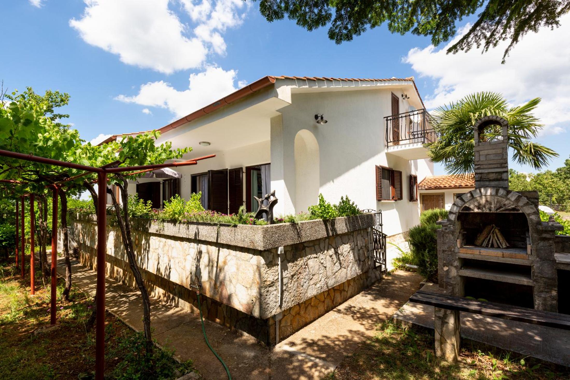 Three-Bedroom Villa photo 1