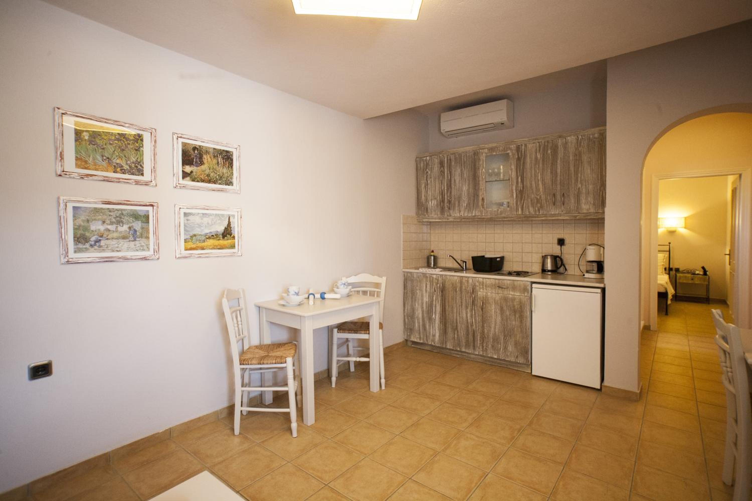 Apartment - Ground Floor - Photo 5