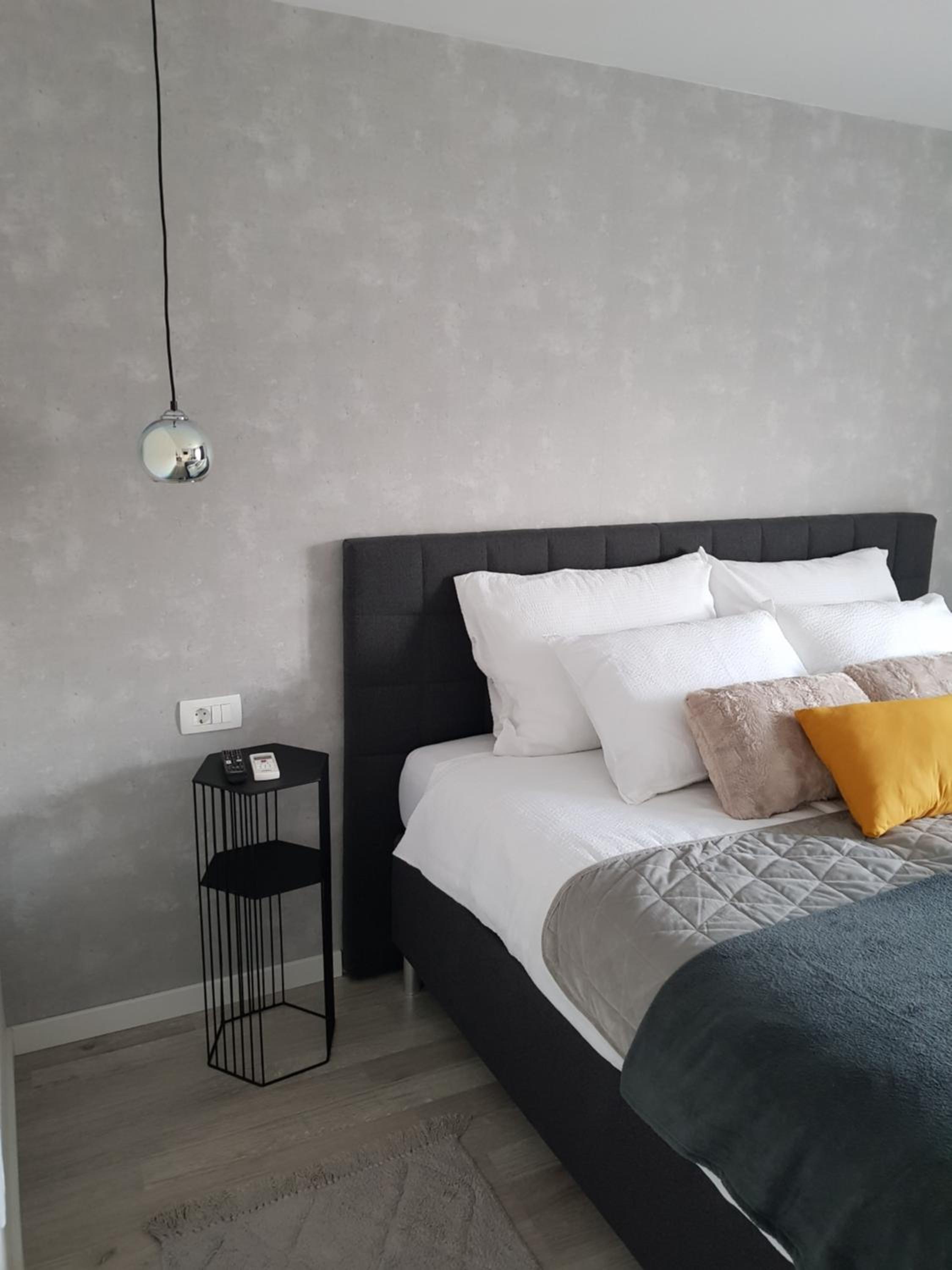 Deluxe Double Room with Balcony - Photo 3