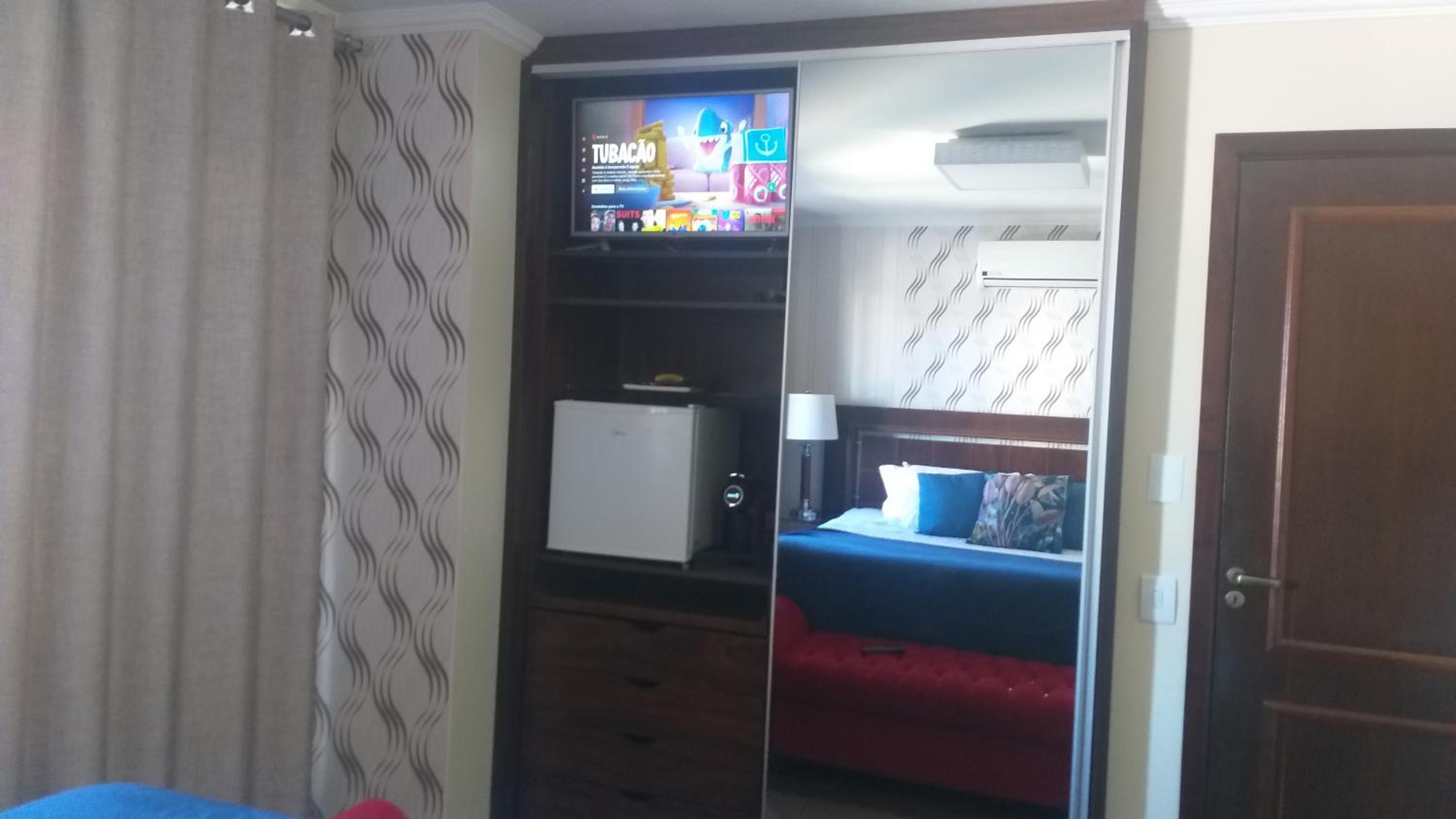 King Suite with Spa Bath - Photo 9