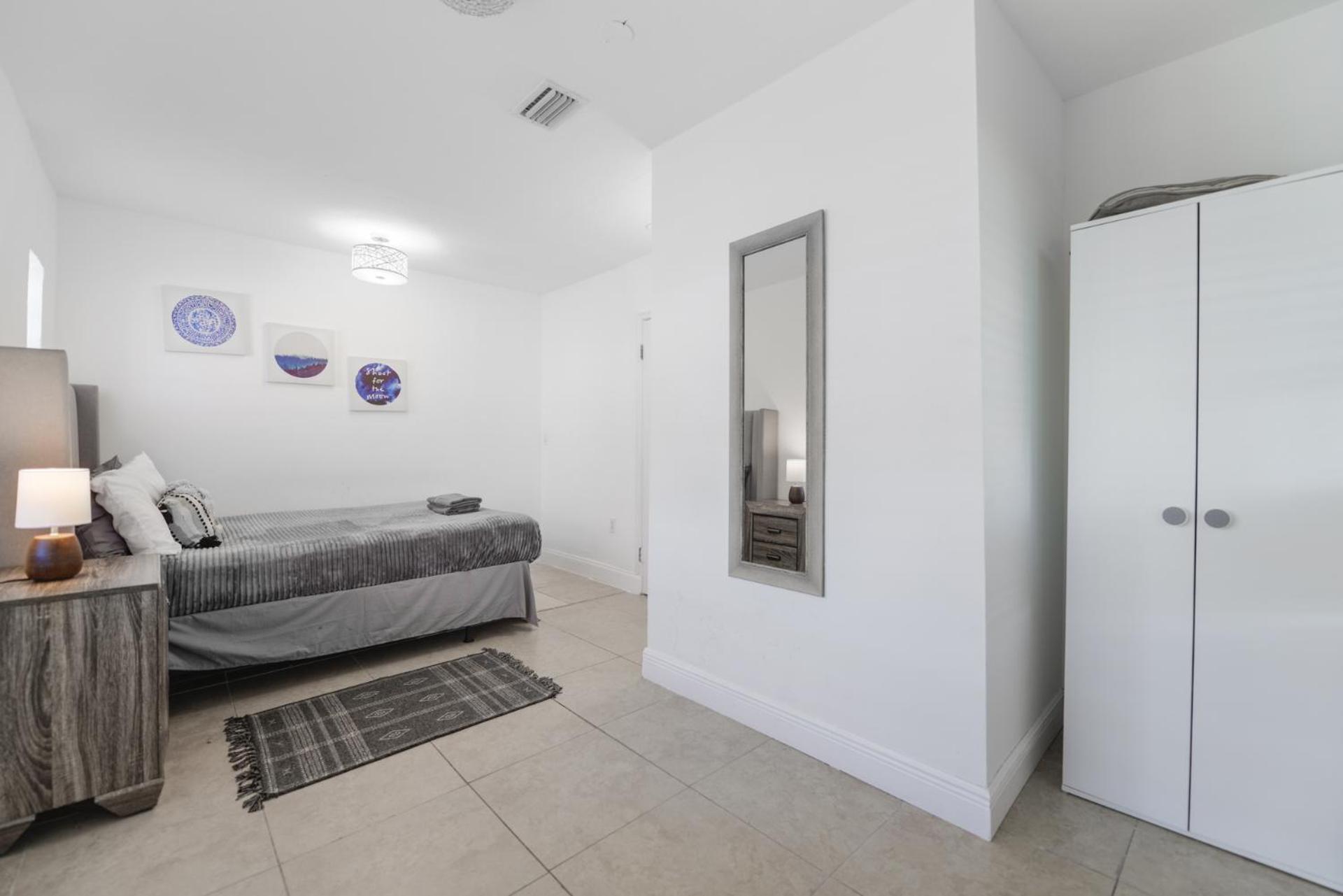 Three-Bedroom House photo 2