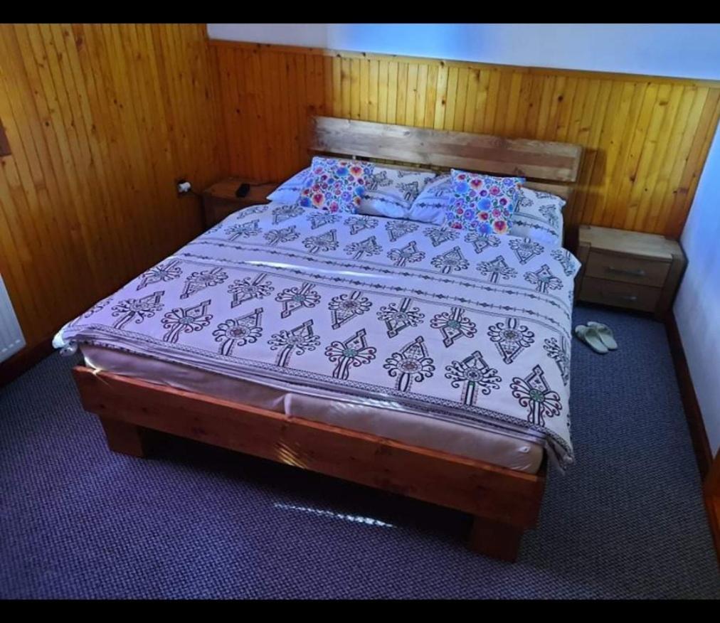 Double Room with Private Bathroom - Photo 3