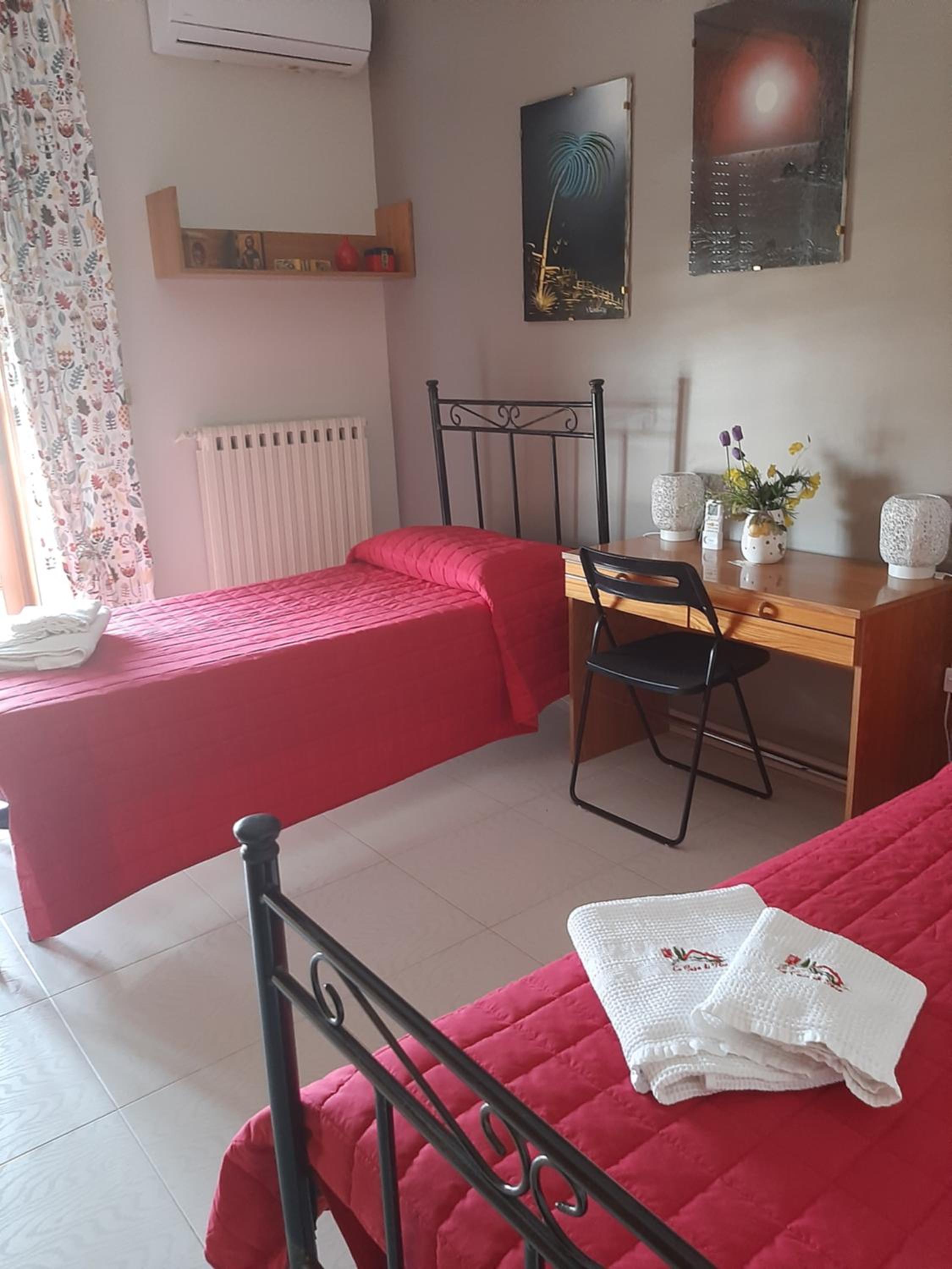 Twin Room with Balcony - Photo 1