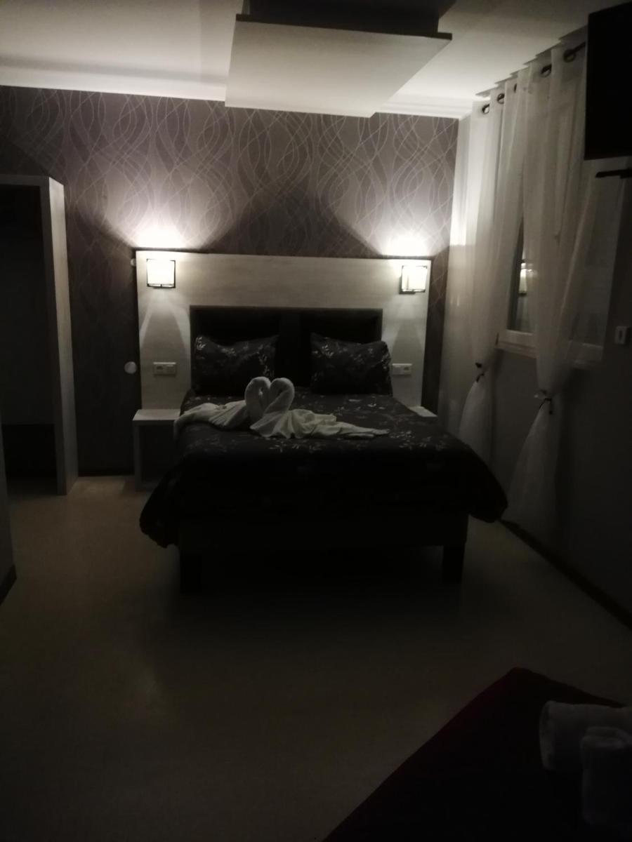 Superior Quadruple Room photo 2