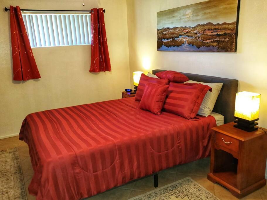 One-Bedroom Apartment photo 2