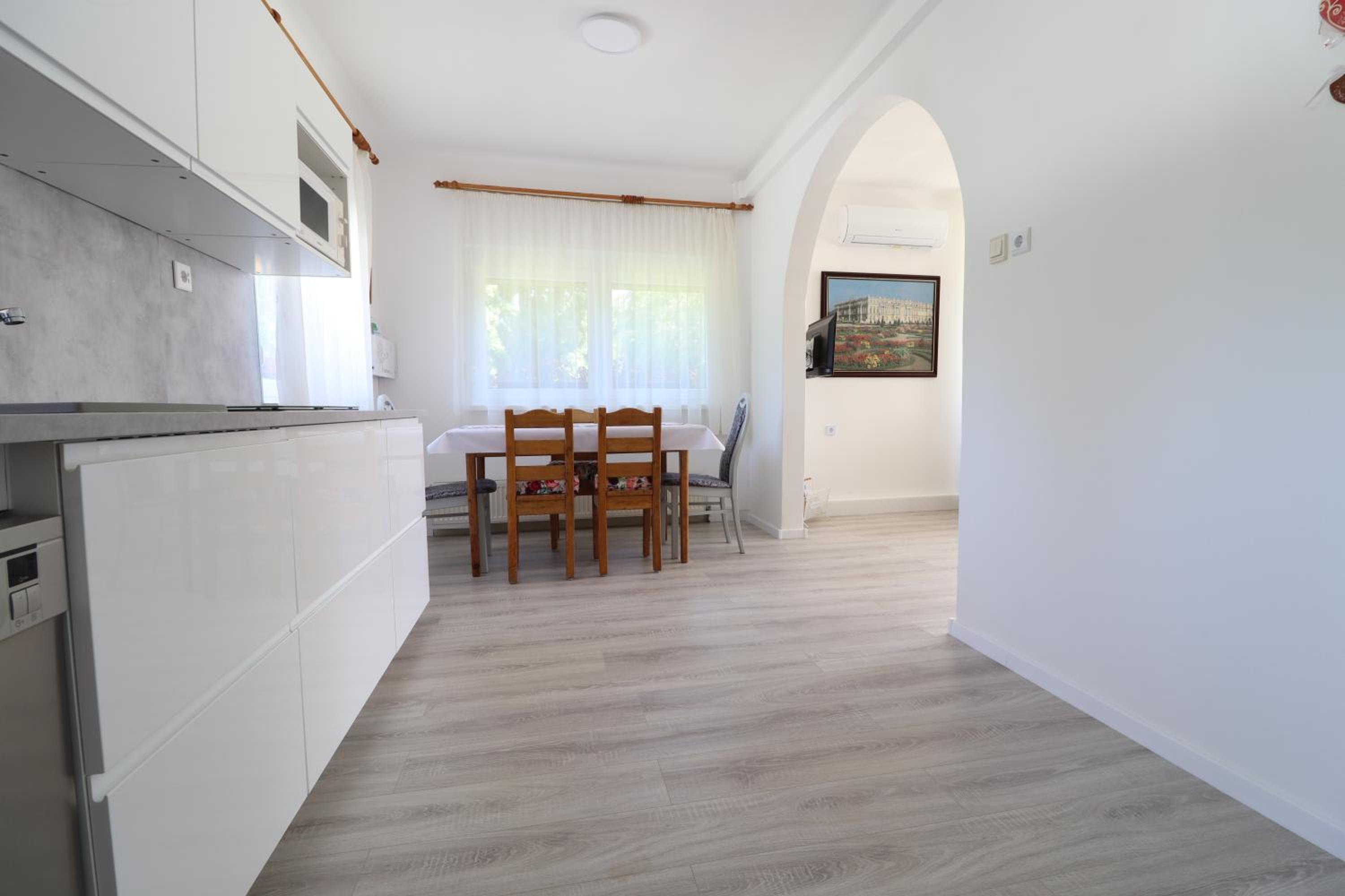 Apartment - Ground Floor photo 2