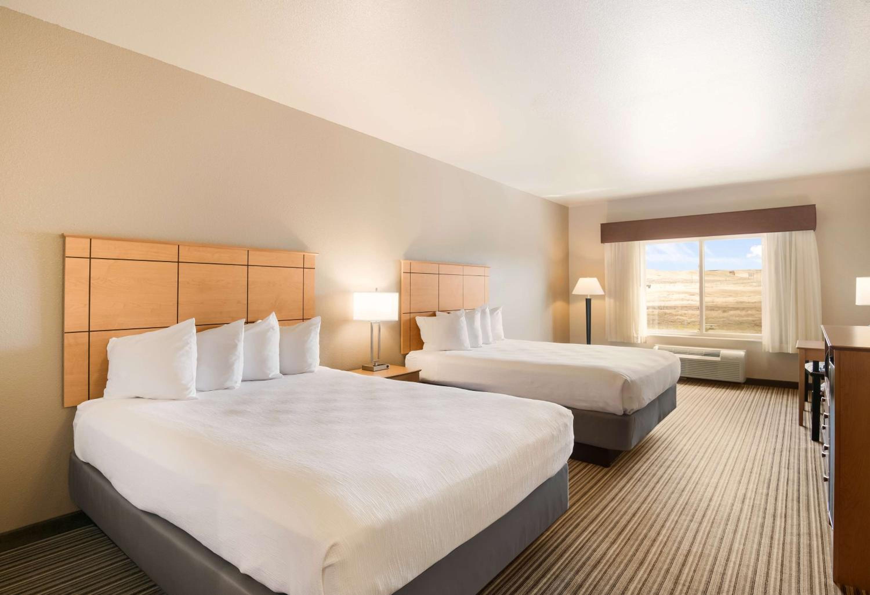 Queen Room with Two Queen Beds - Non-Smoking photo 1