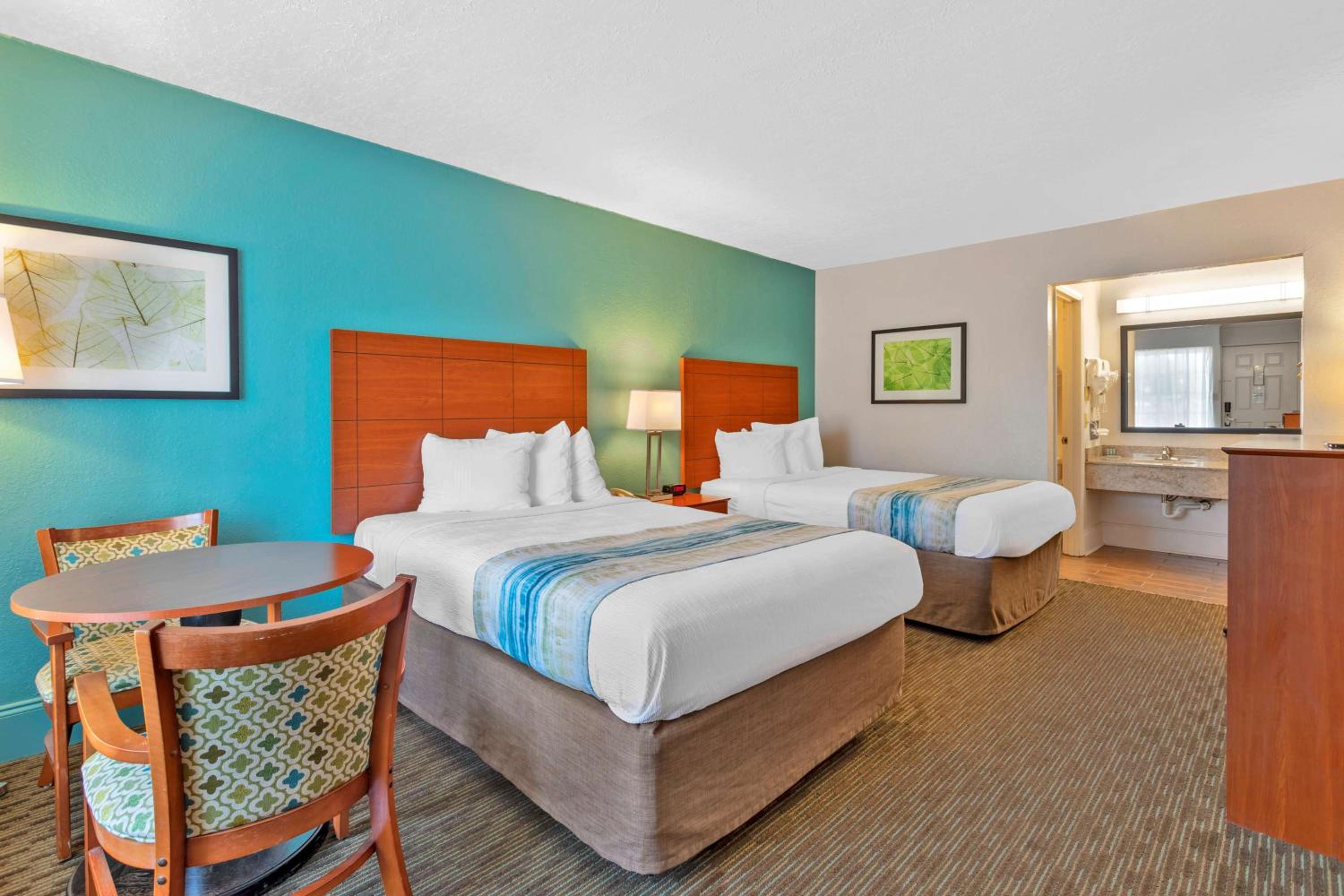 Double Room with Two Double Beds - Smoking - Photo 4