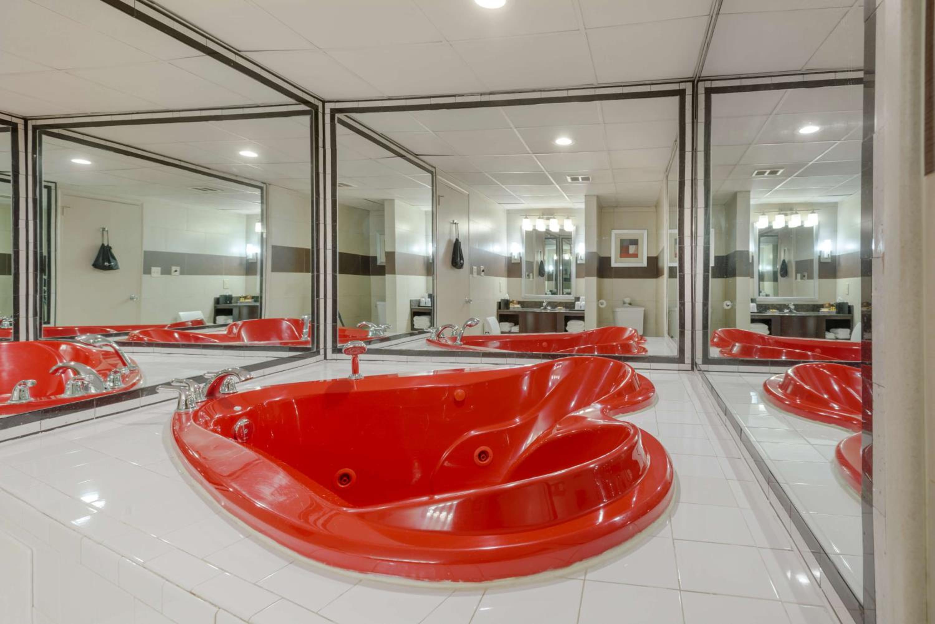 King Room with Spa Bath - Non Smoking - Photo 2