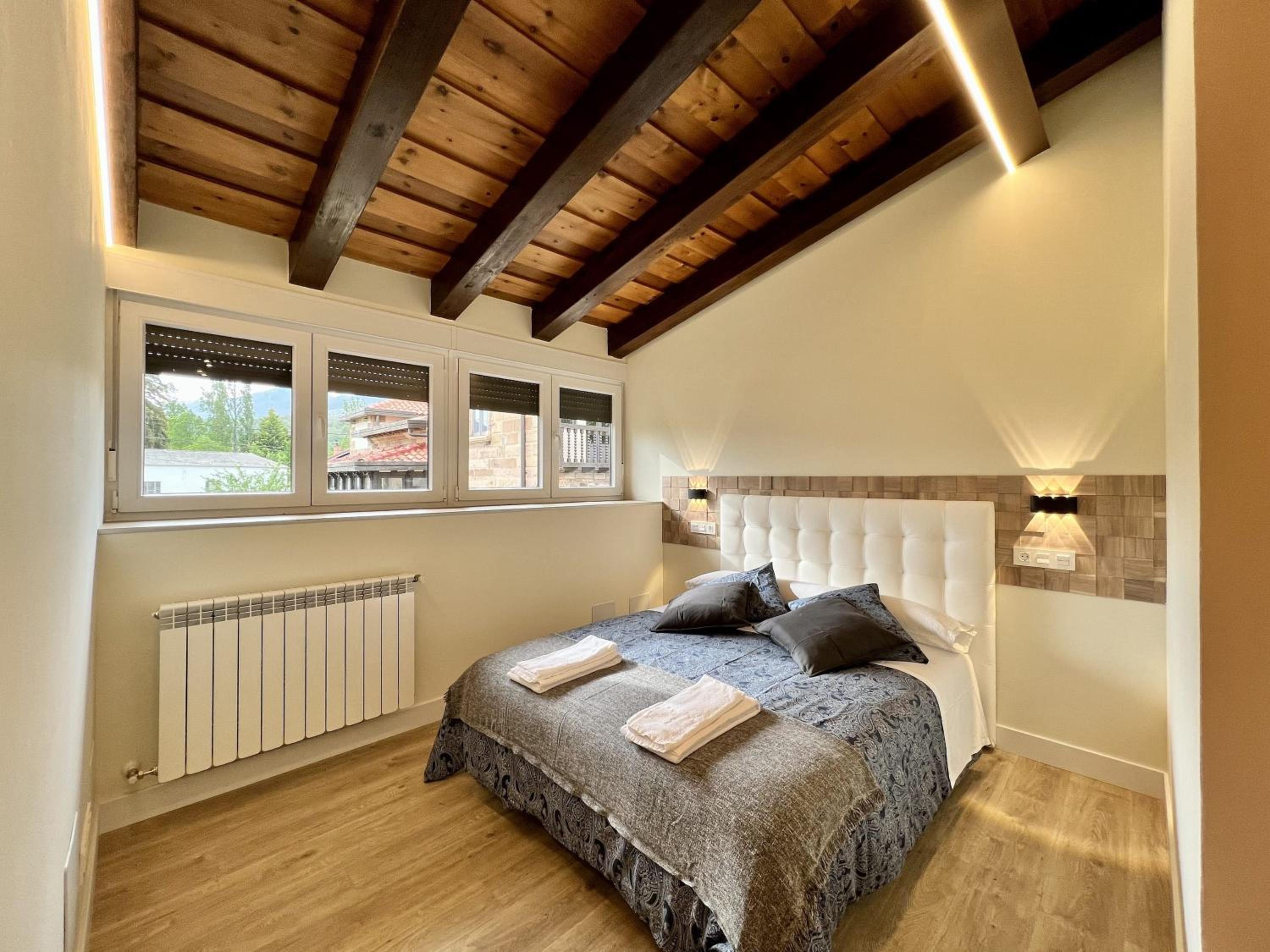 Apartment - Split Level photo 2