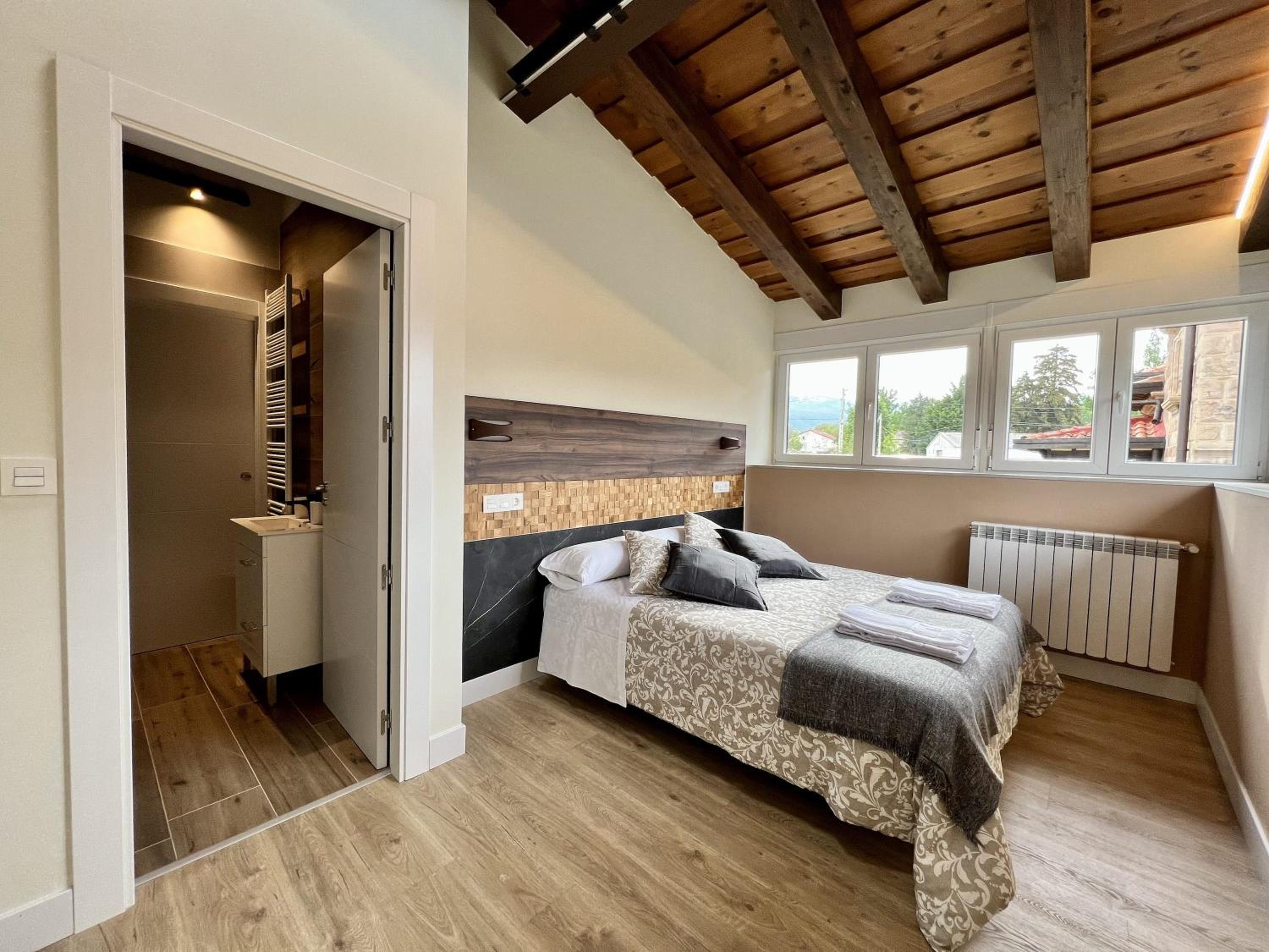 Apartment - Split Level photo 3