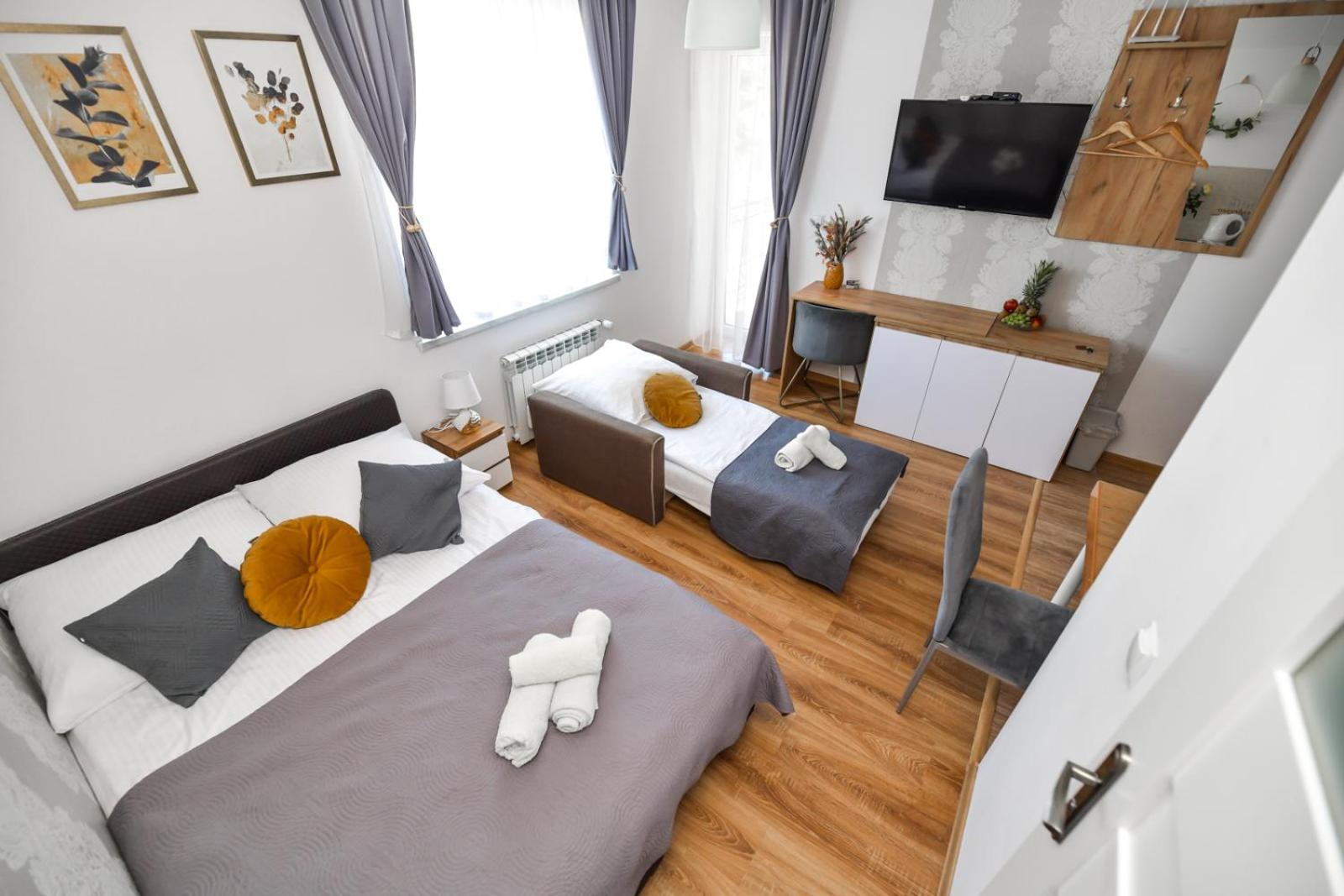 Apartment with Balcony photo 3