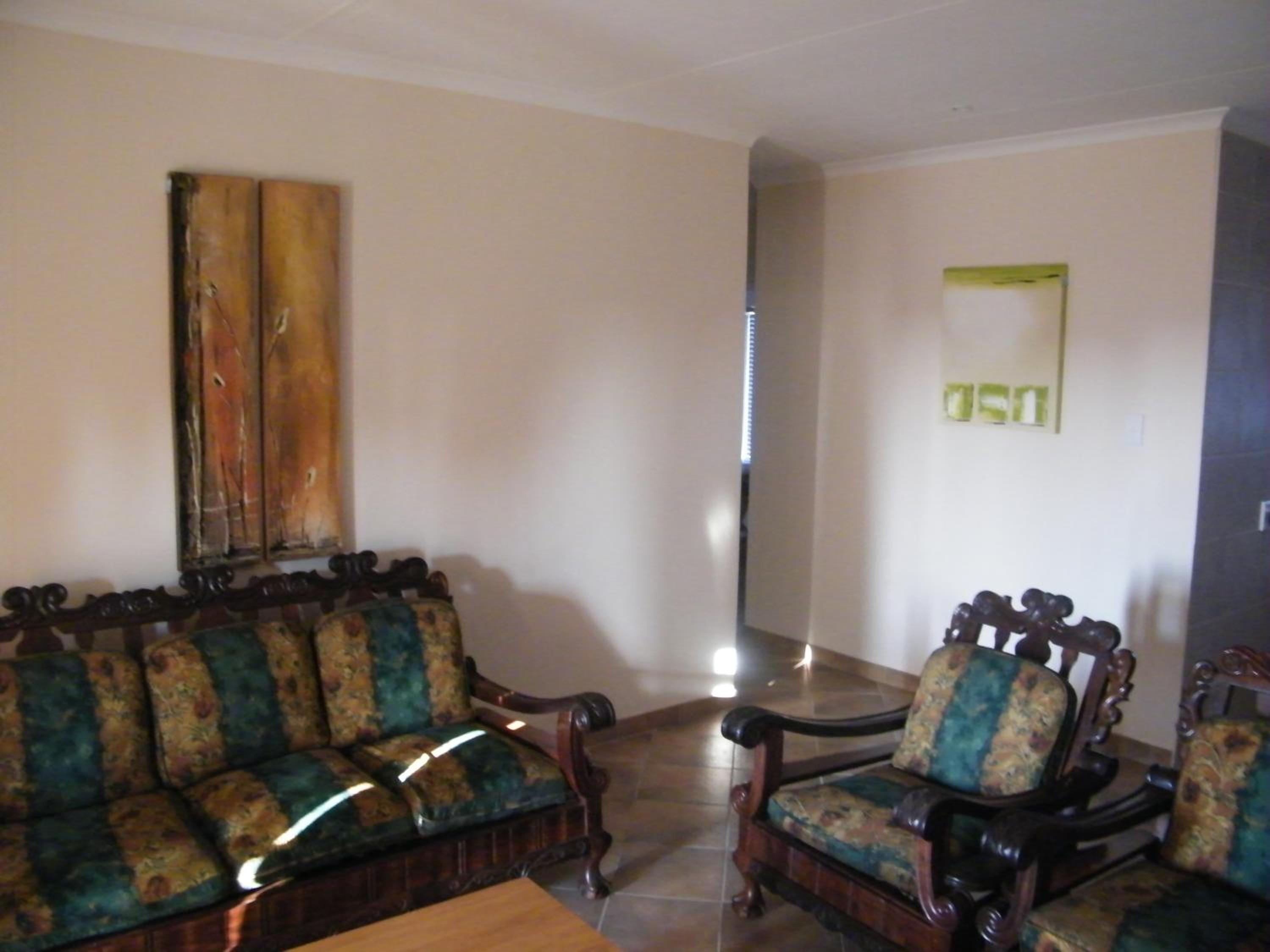 Three-Bedroom Apartment photo 3