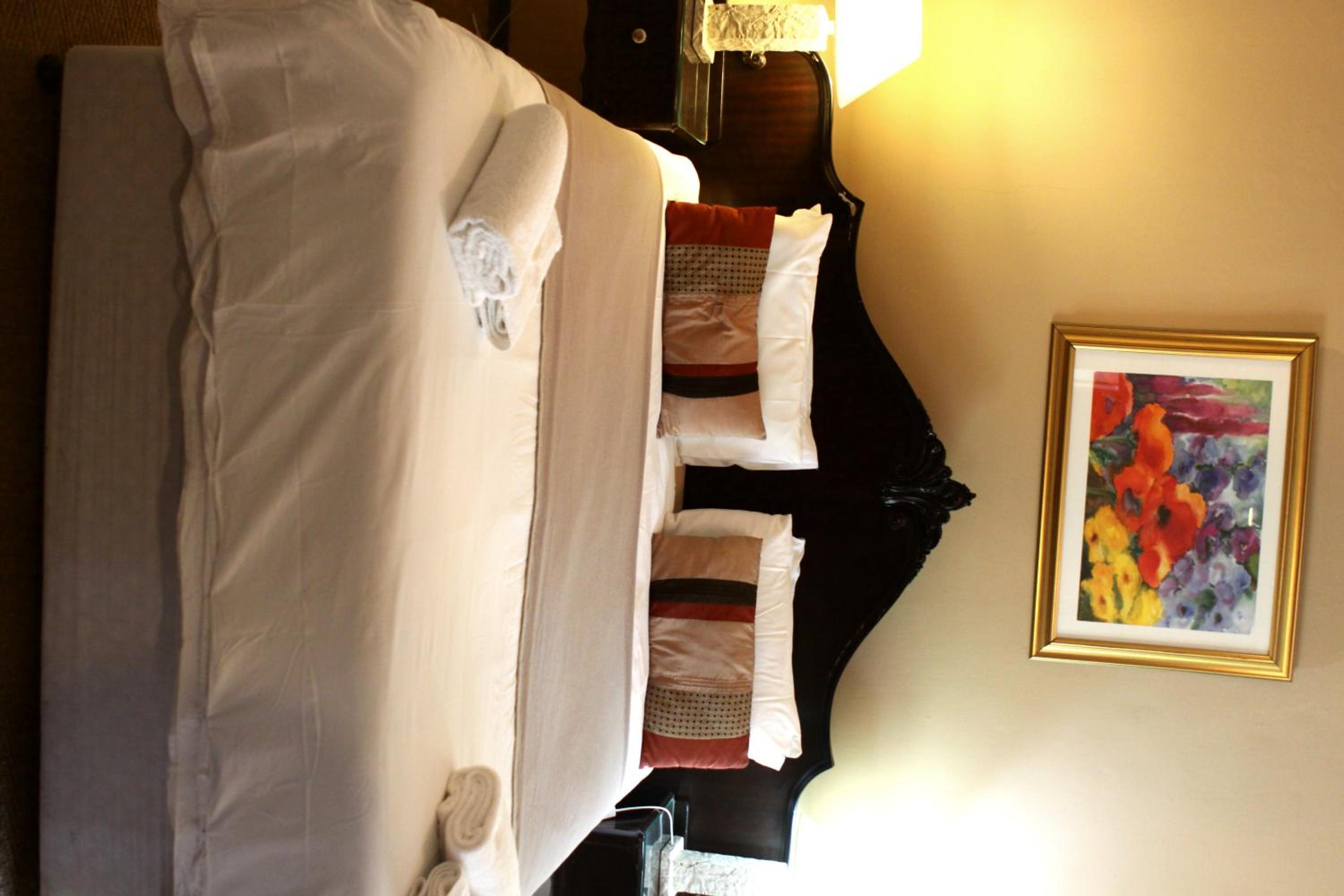 Standard Double or Twin Room photo 3