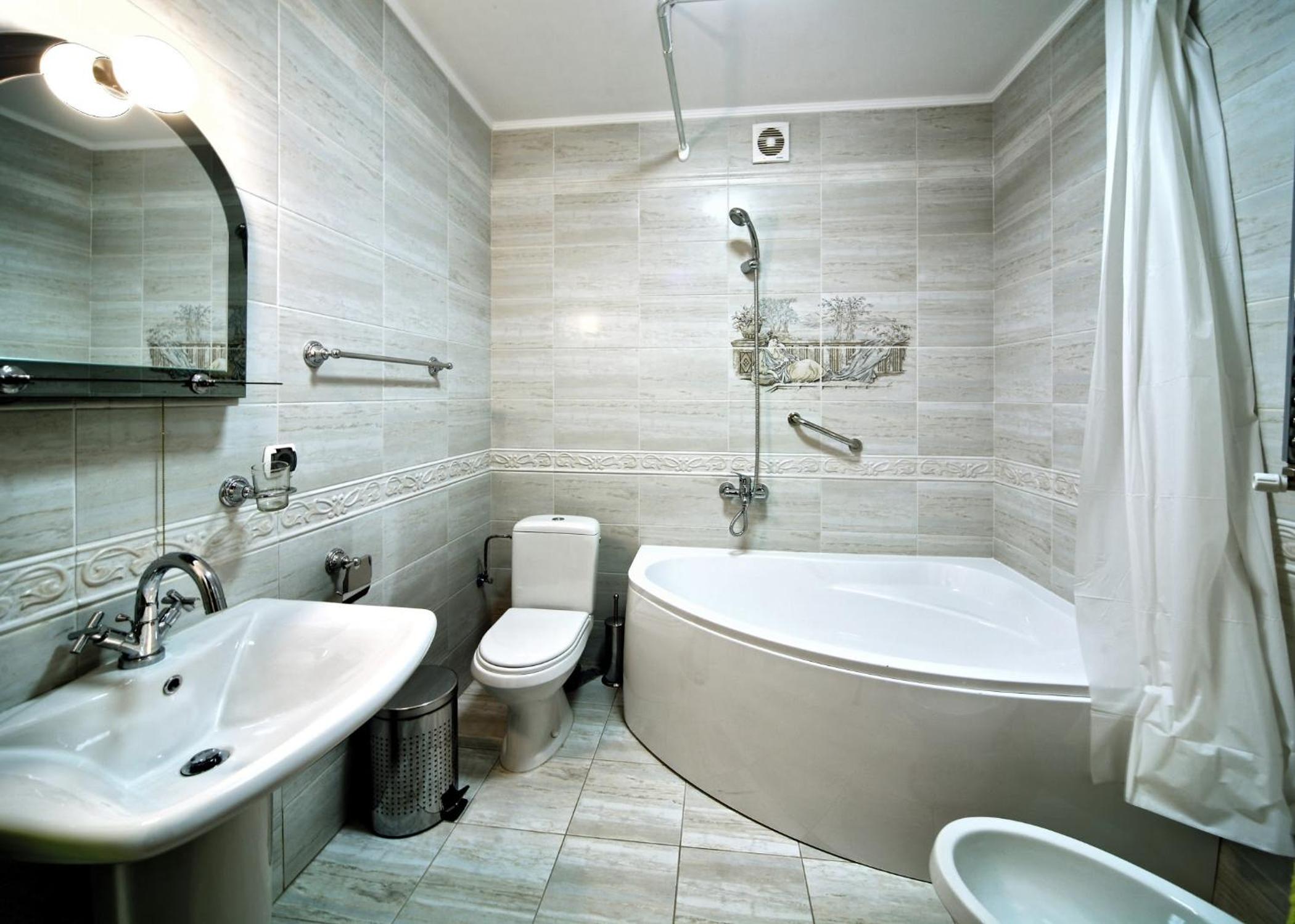 Superior King Suite photo 3