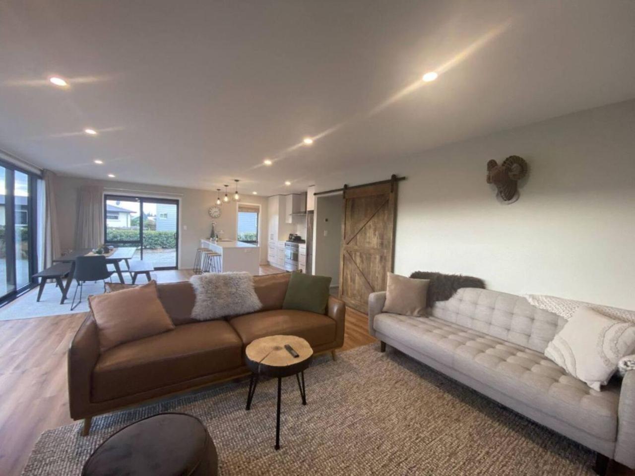 Four-Bedroom House photo 3
