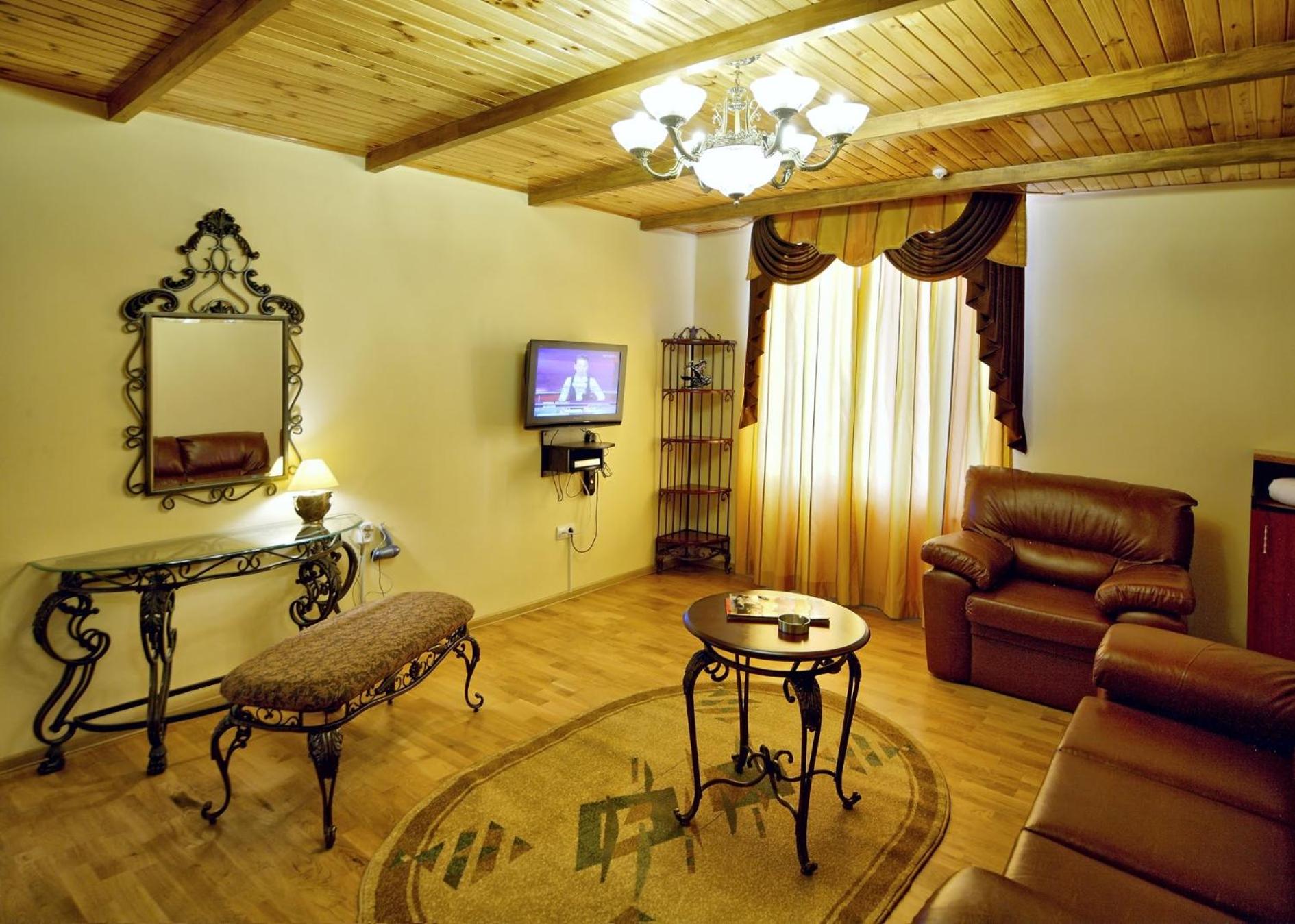 King Suite with Balcony photo 2