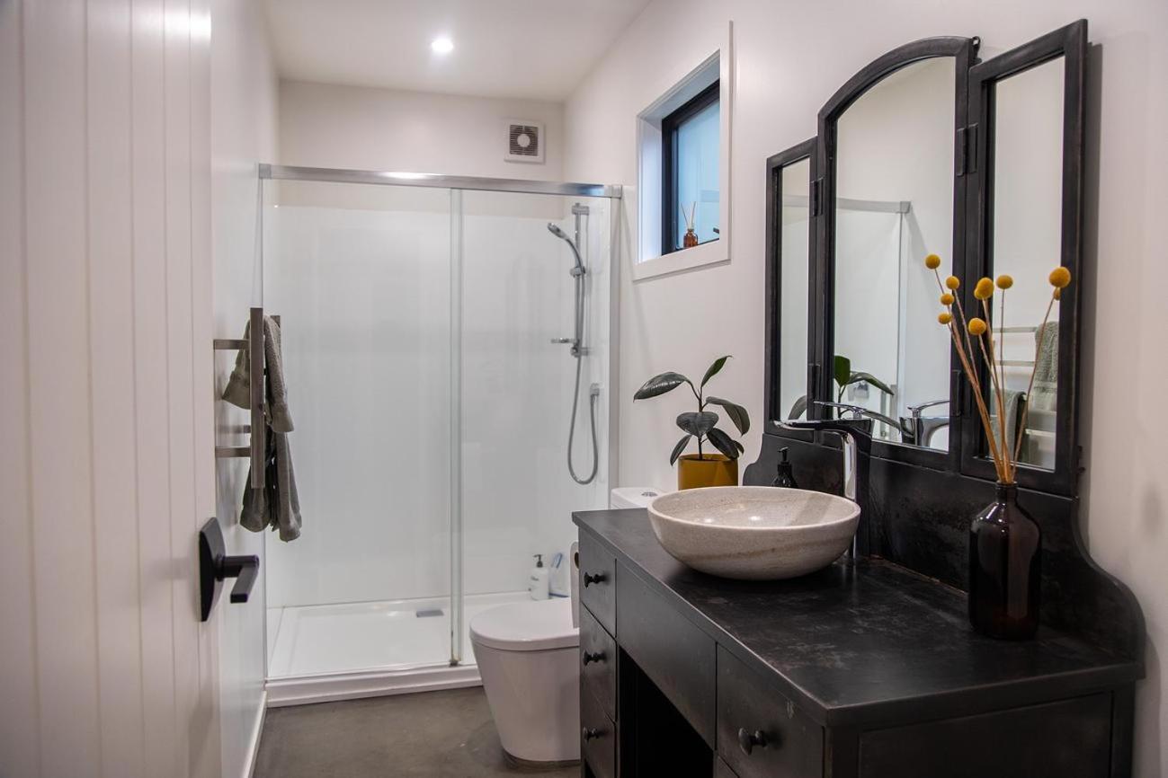 Studio Apartment - Photo 12