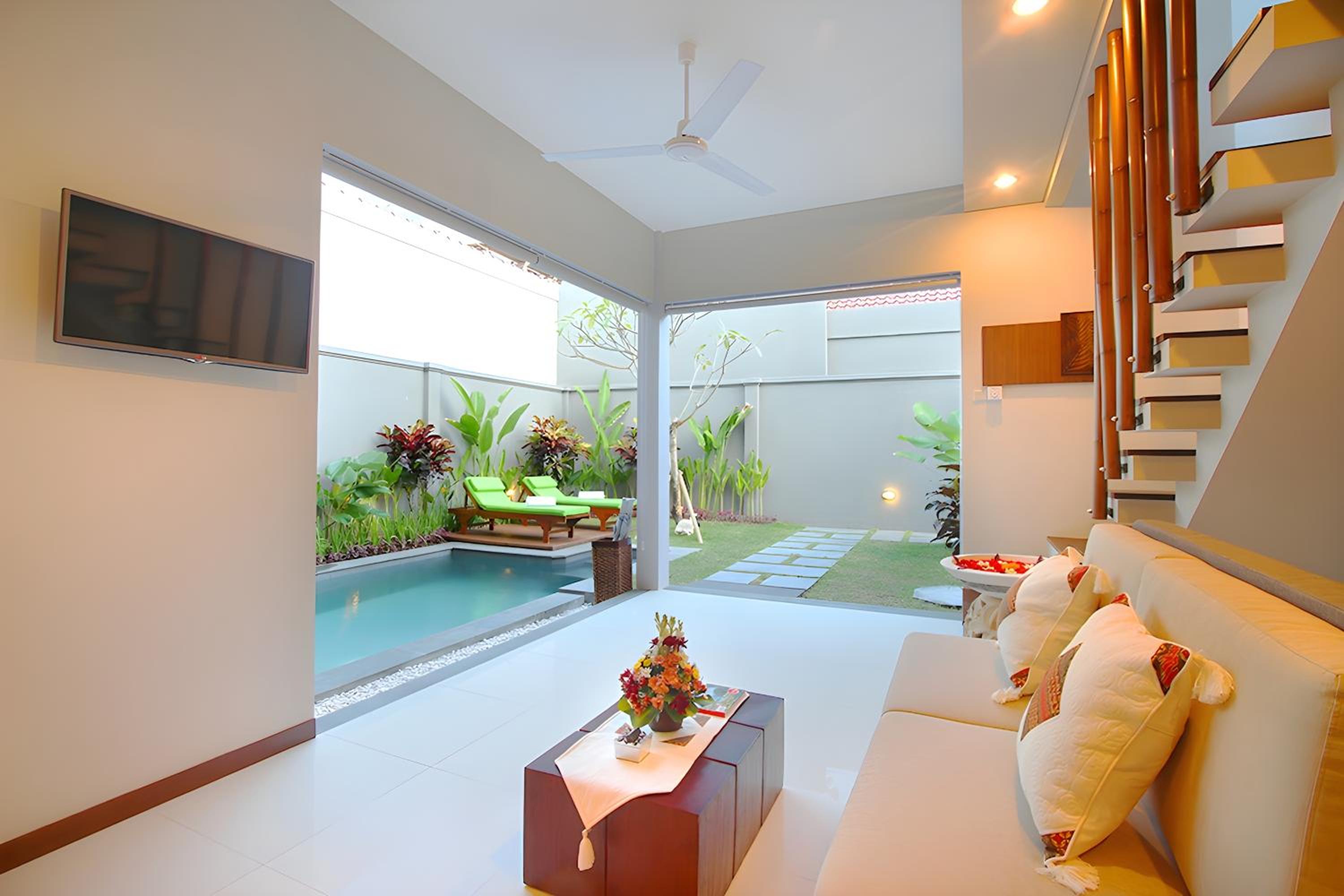 Deluxe Two-Bedroom Villa with Private Pool - Photo 3