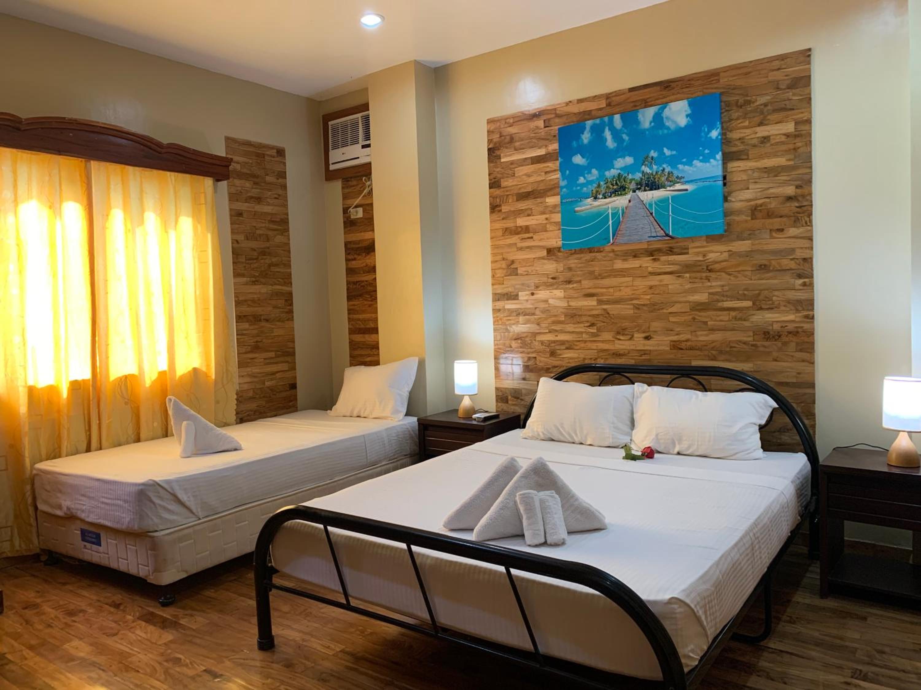 Standard Double or Twin Room - Photo 9